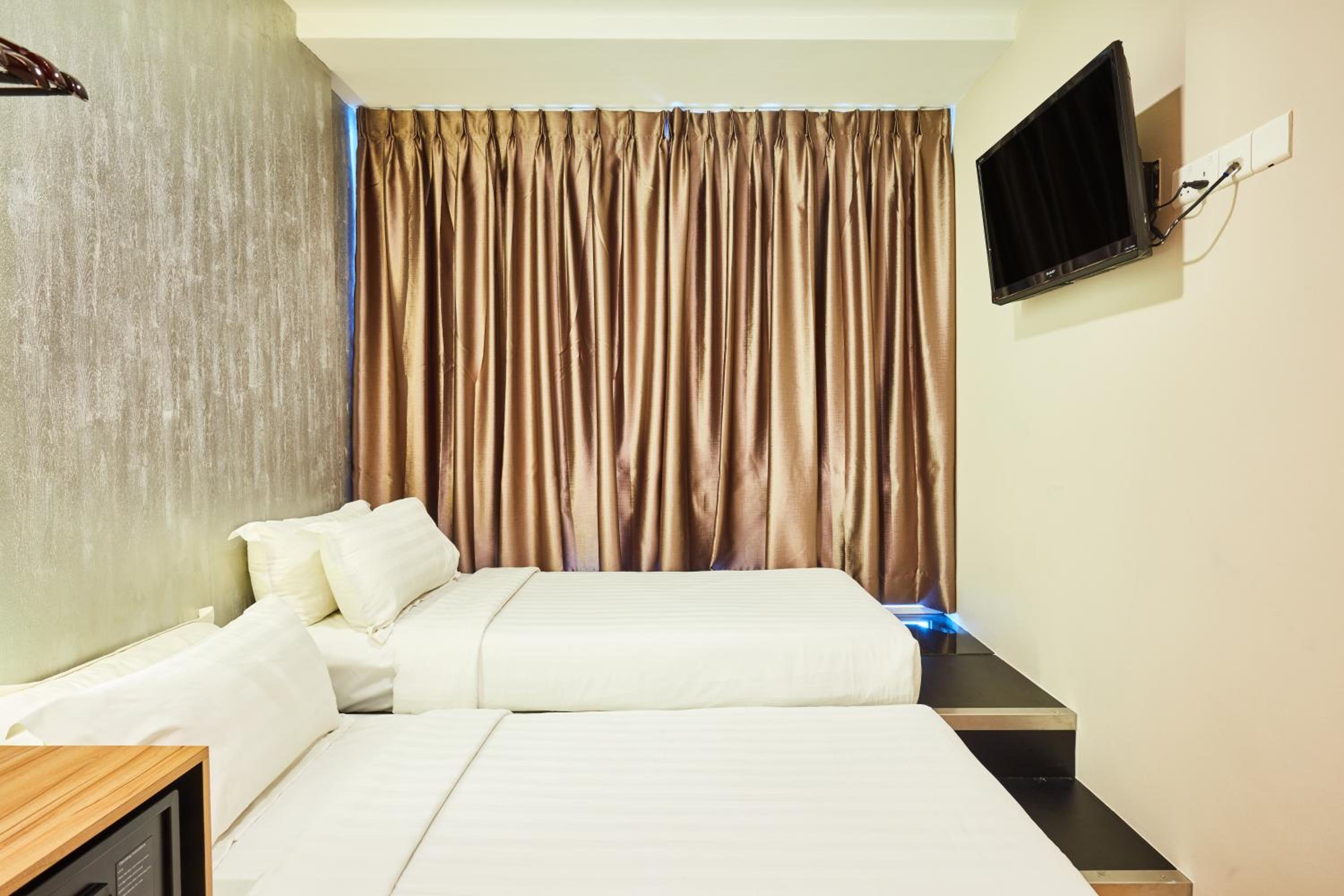 Deluxe Twin Room photo 2