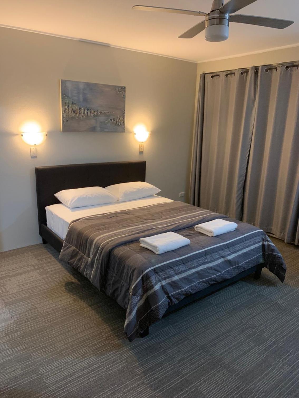 Double Room with Private Bathroom - Photo 2