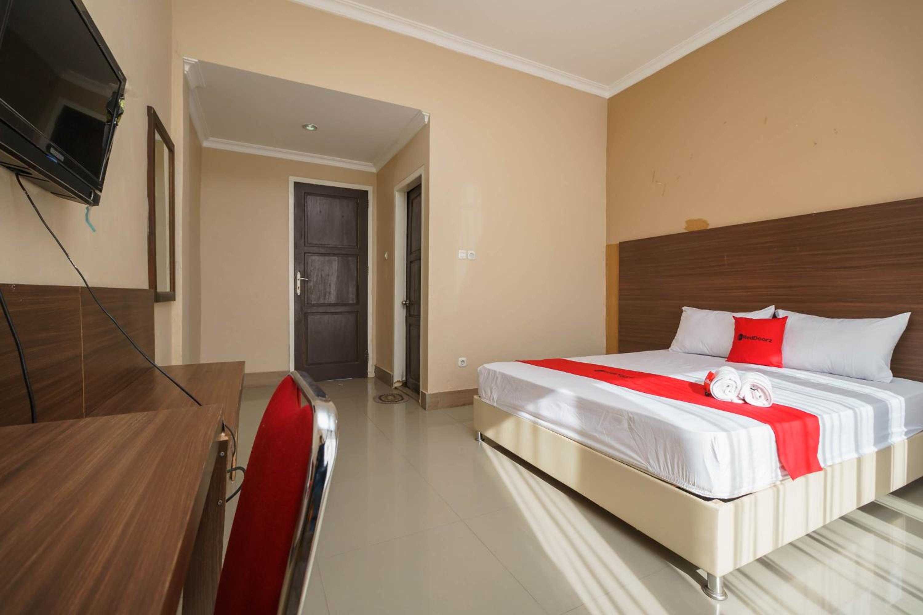 Deluxe Room - Photo 6