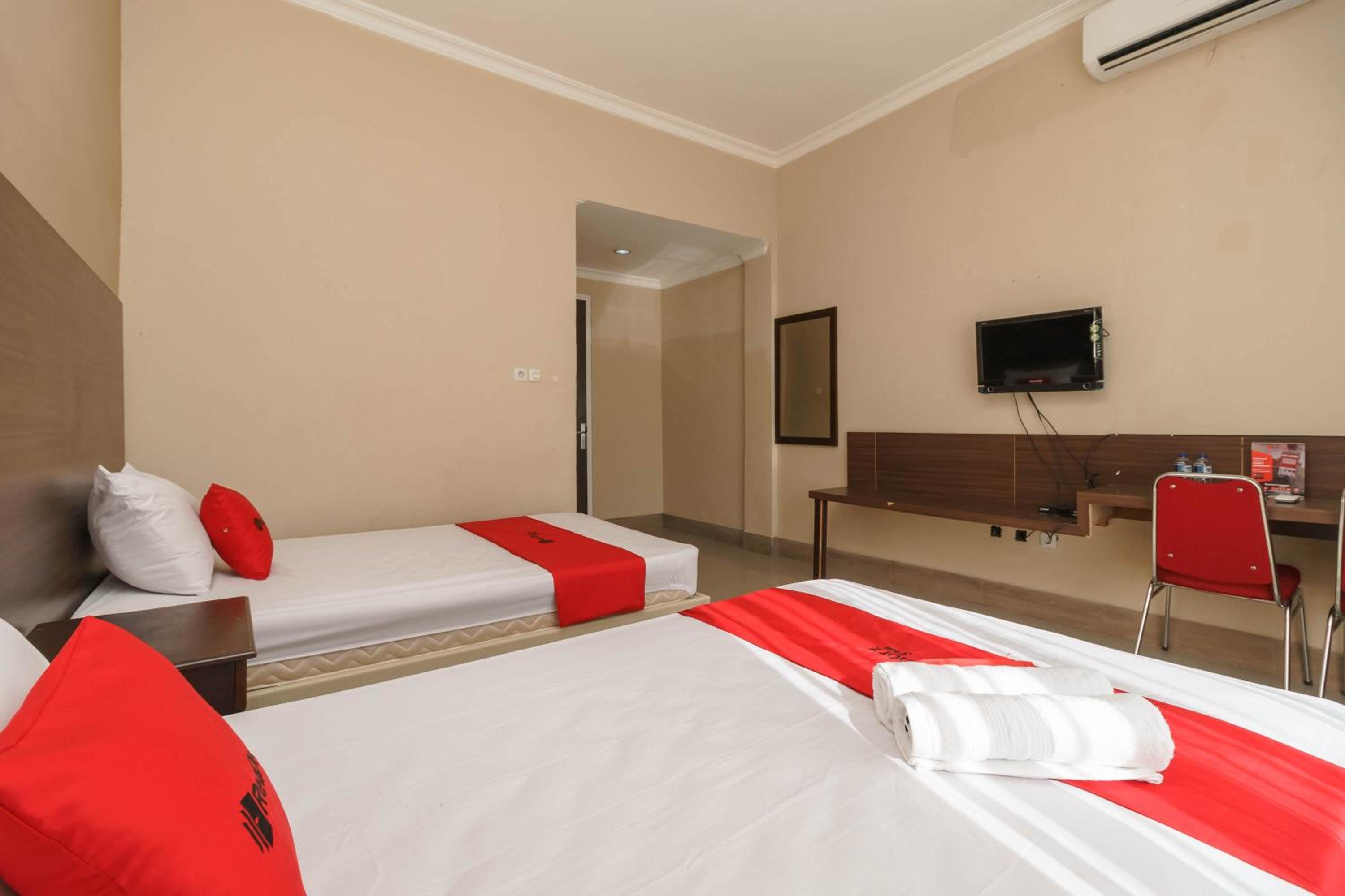 Deluxe Twin Room - Photo 3
