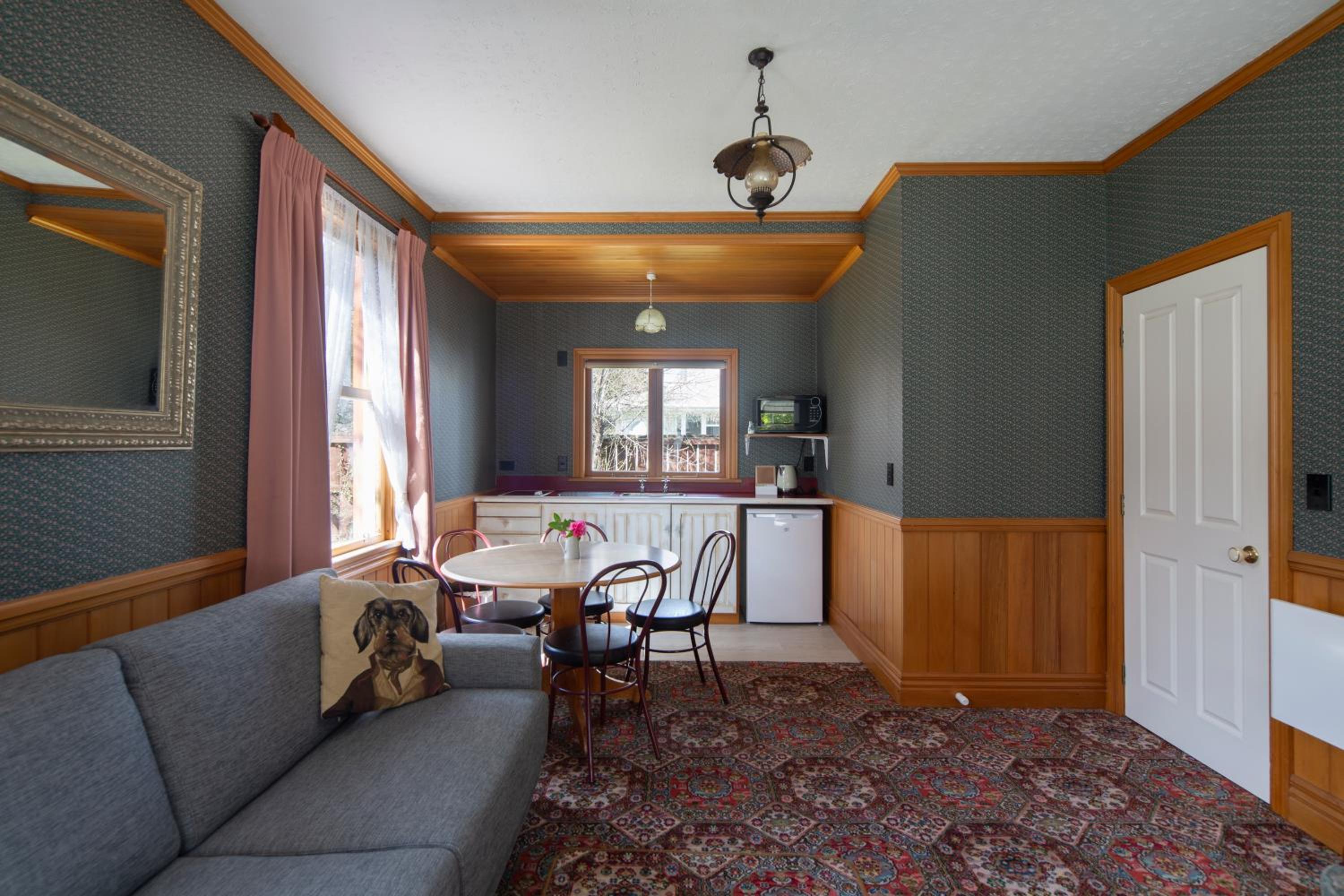 Two-Bedroom Cottage photo 2