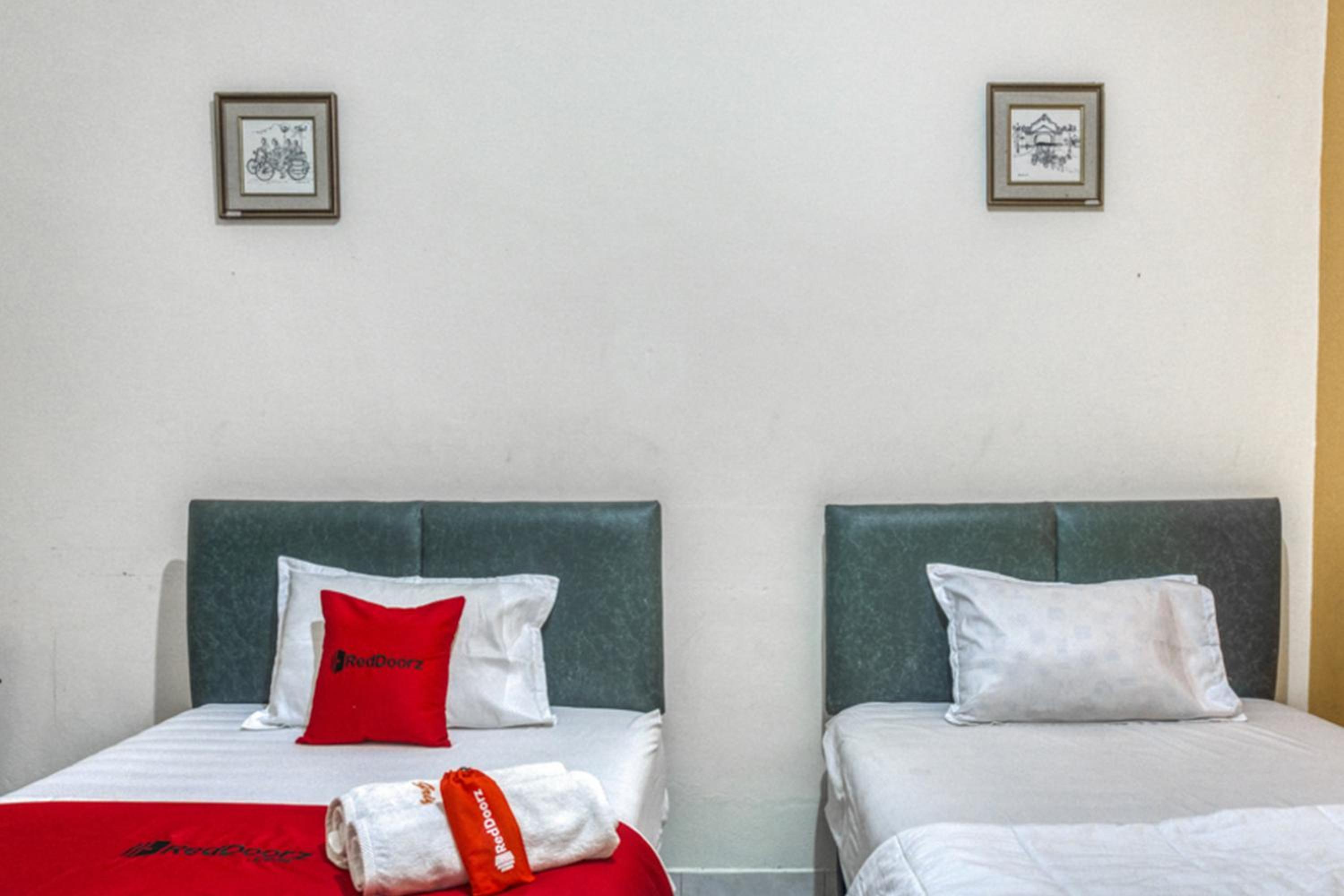 Standard Twin Room - Photo 6