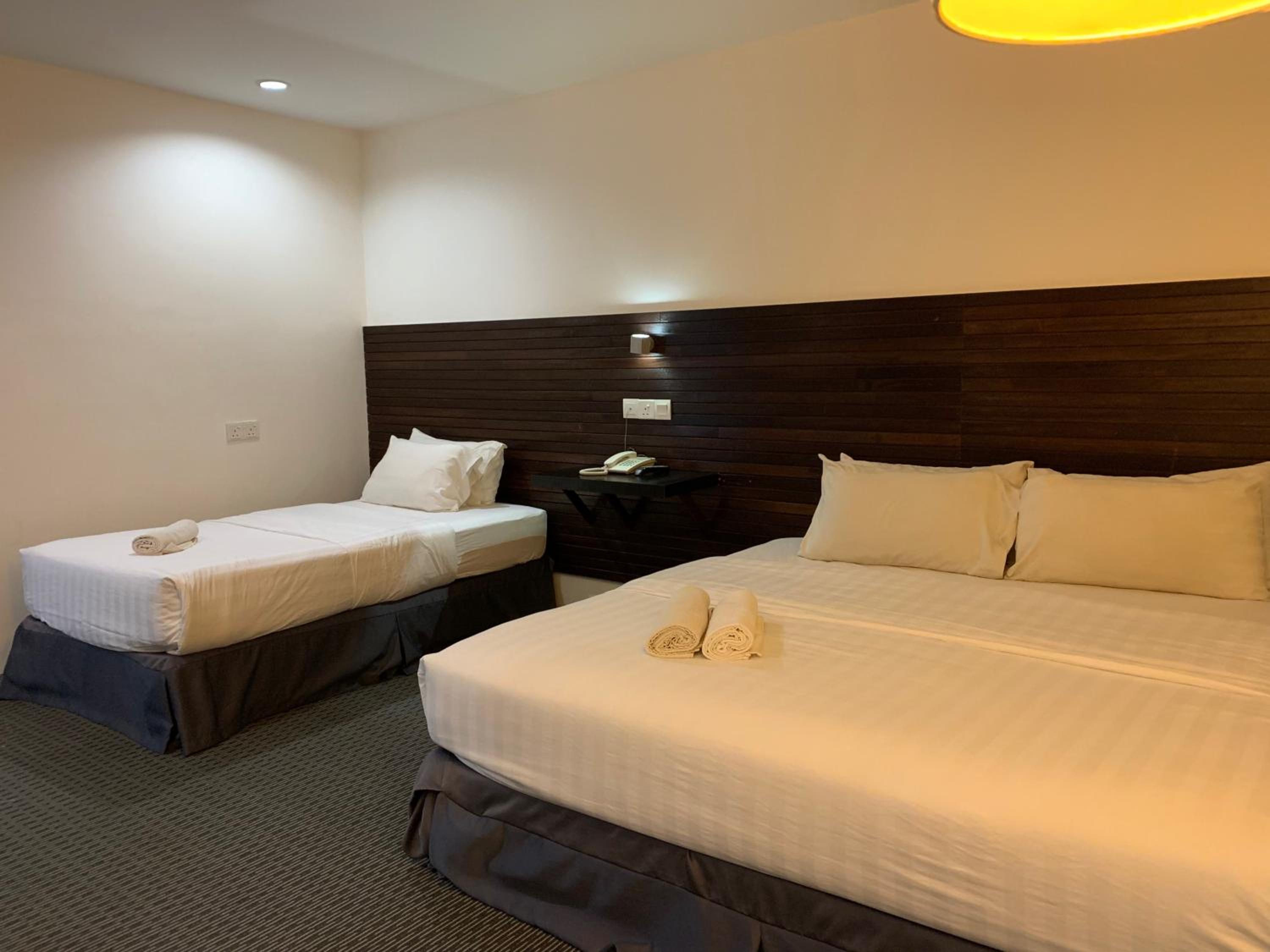 Standard Triple Room -  With Window photo 3