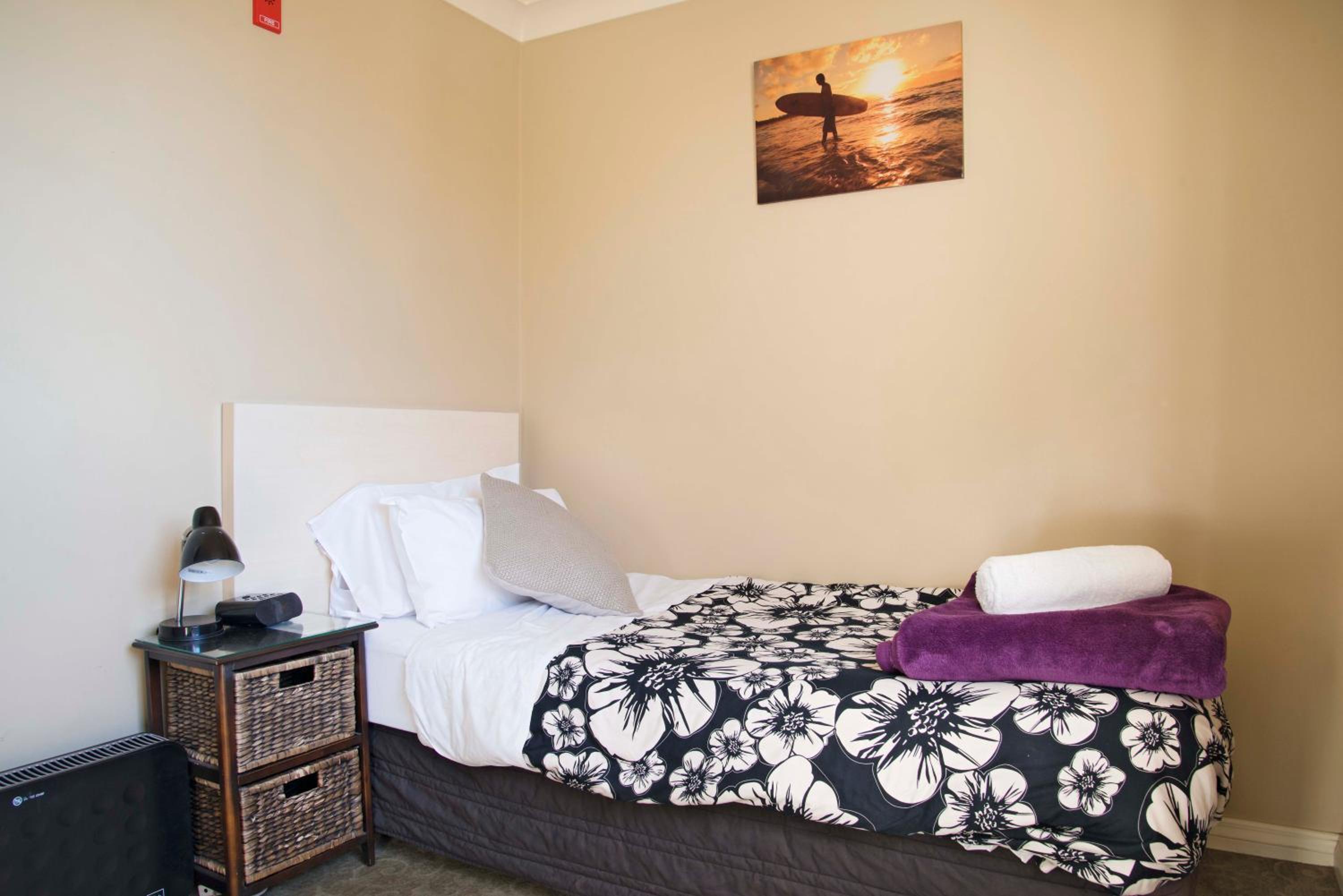 Single Room with Private Bathroom photo 3