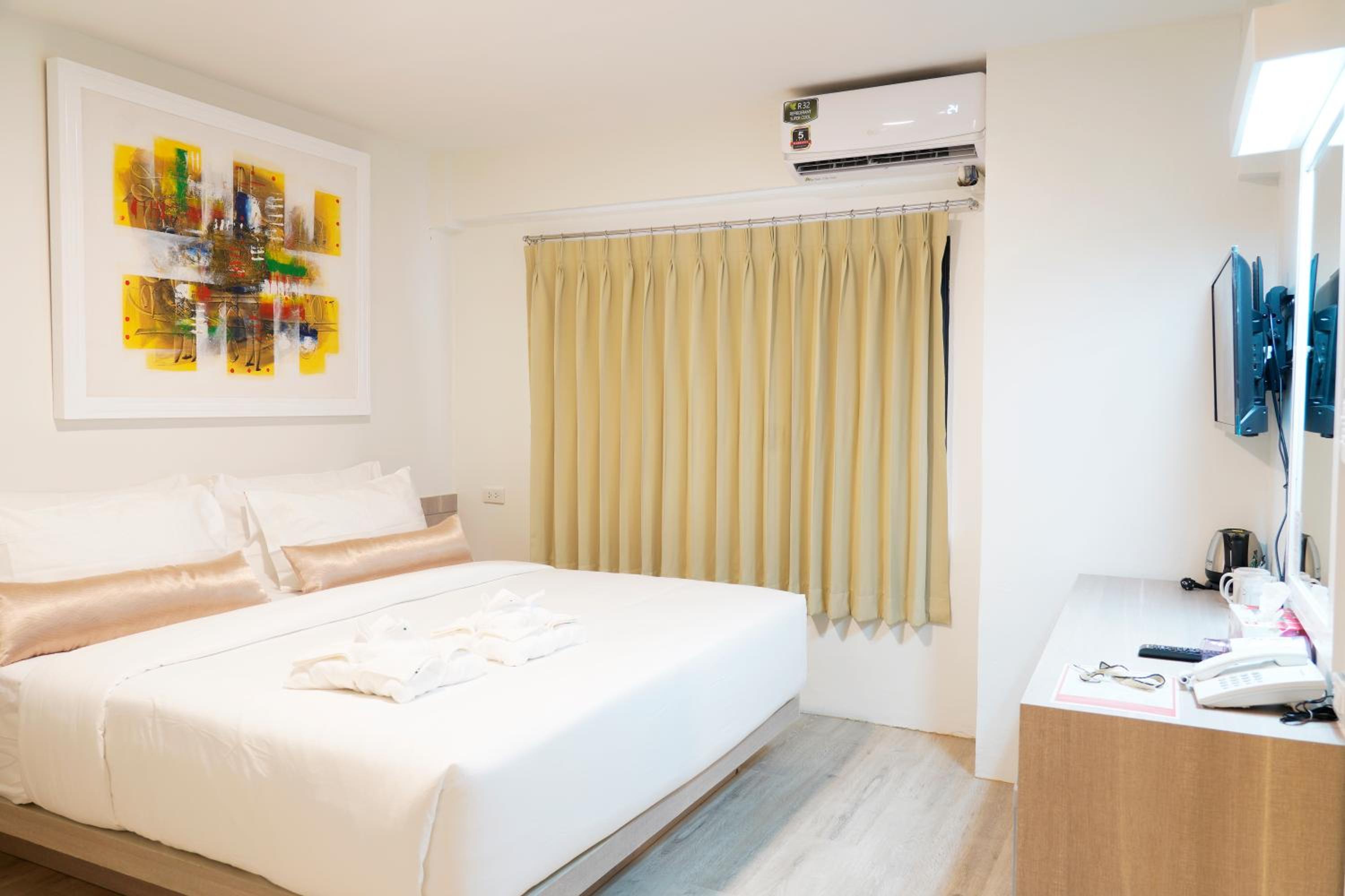 Superior Double Room with Window photo 3