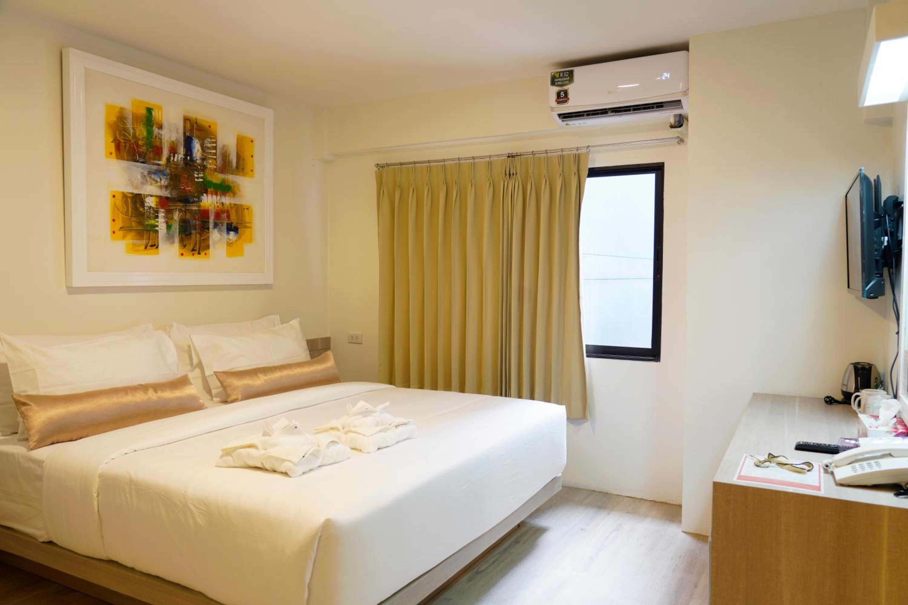 Superior Double Room with Window photo 1