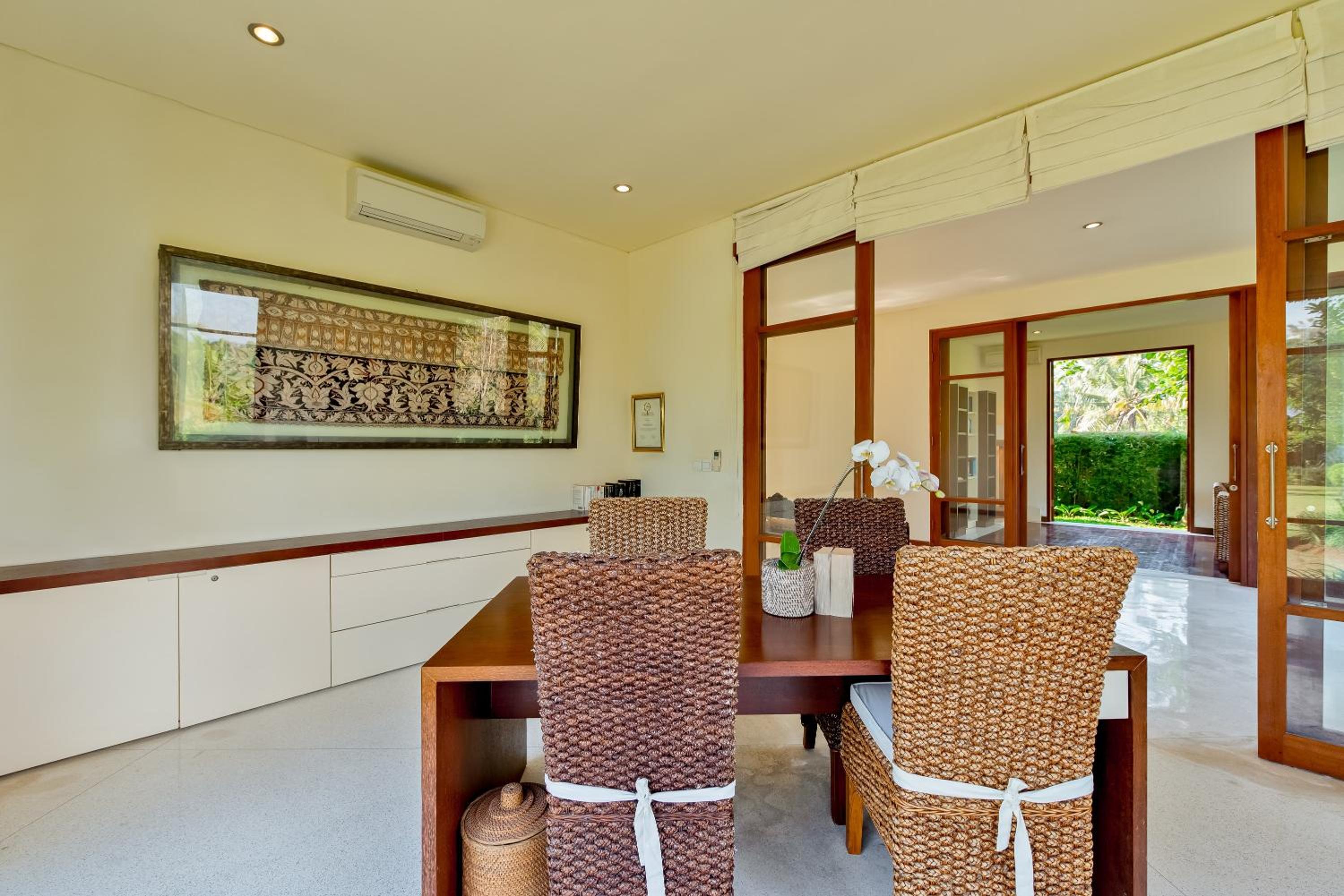 Four-Bedroom Villa with Private Pool photo 2