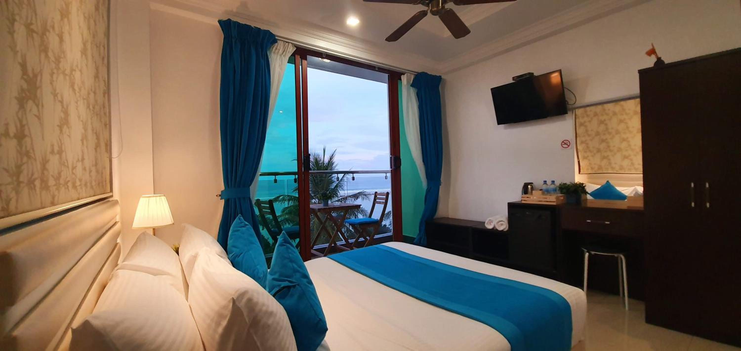 Deluxe Double Room with Balcony and Sea View (10% off on Male City Tour) photo 2