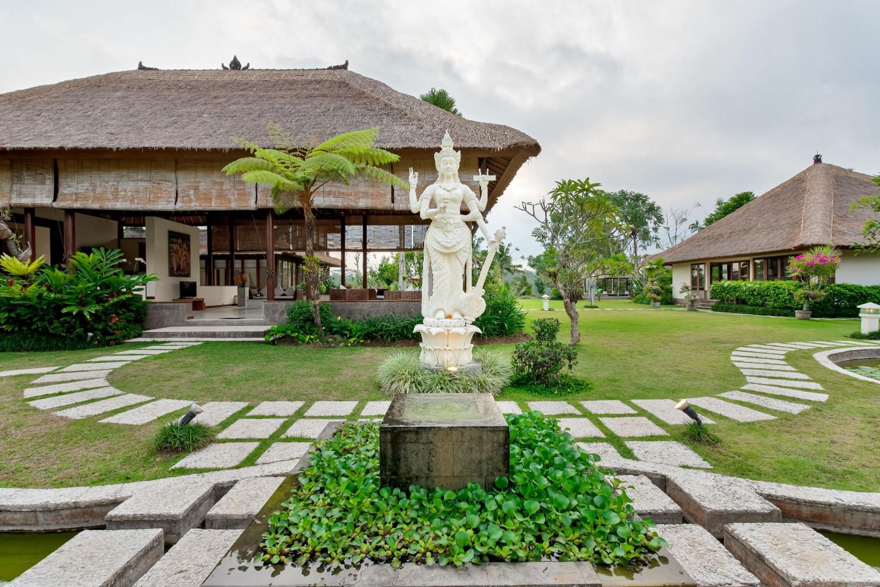One-Bedroom In A Shared Villa - Upper Floor photo 3