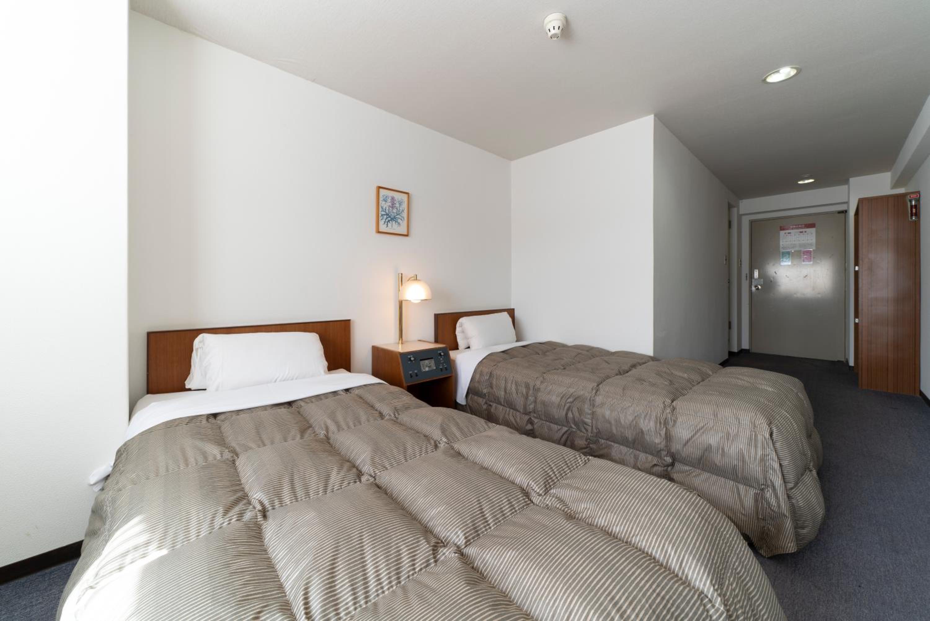 Twin Room - Photo 3