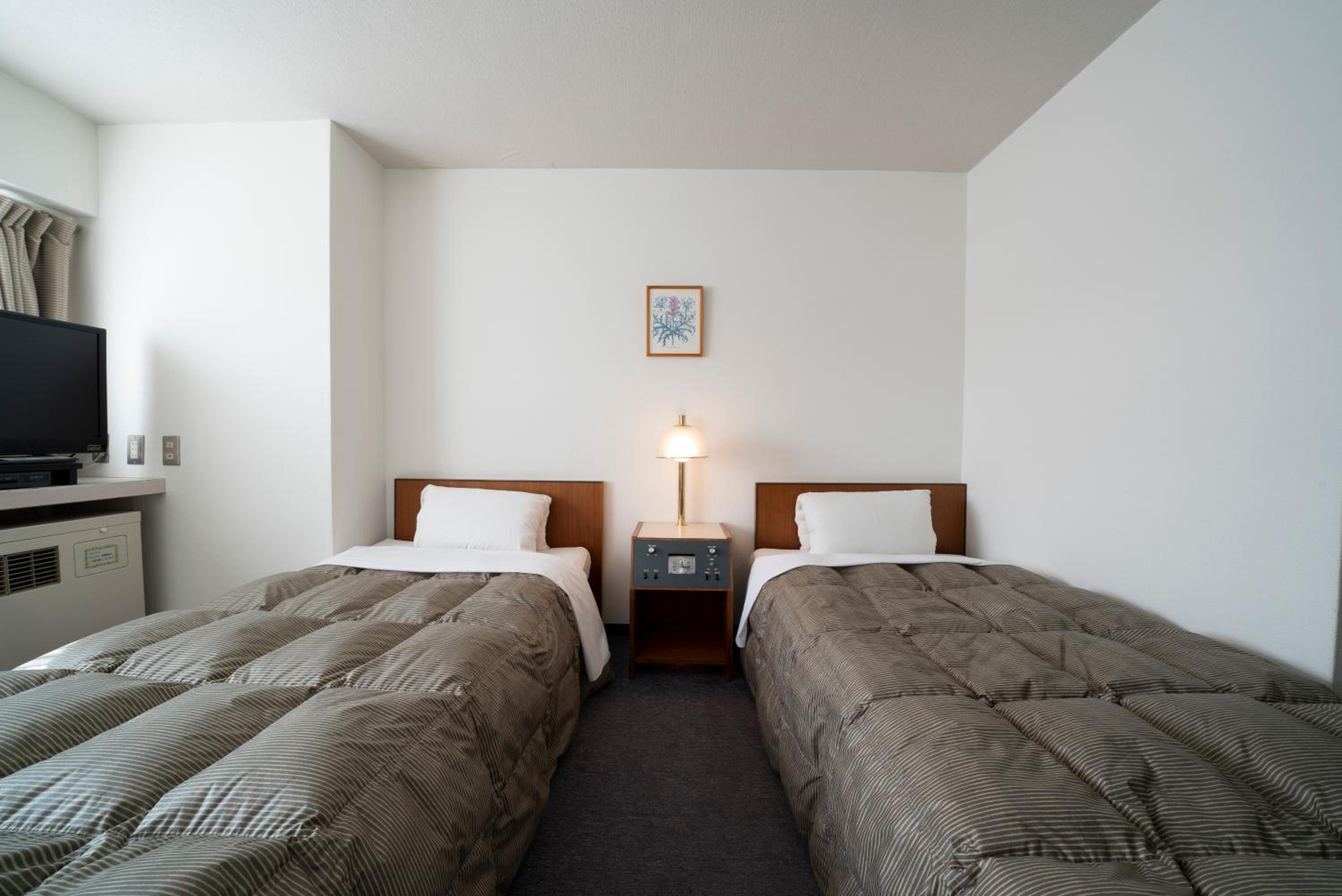 Twin Room - Photo 5
