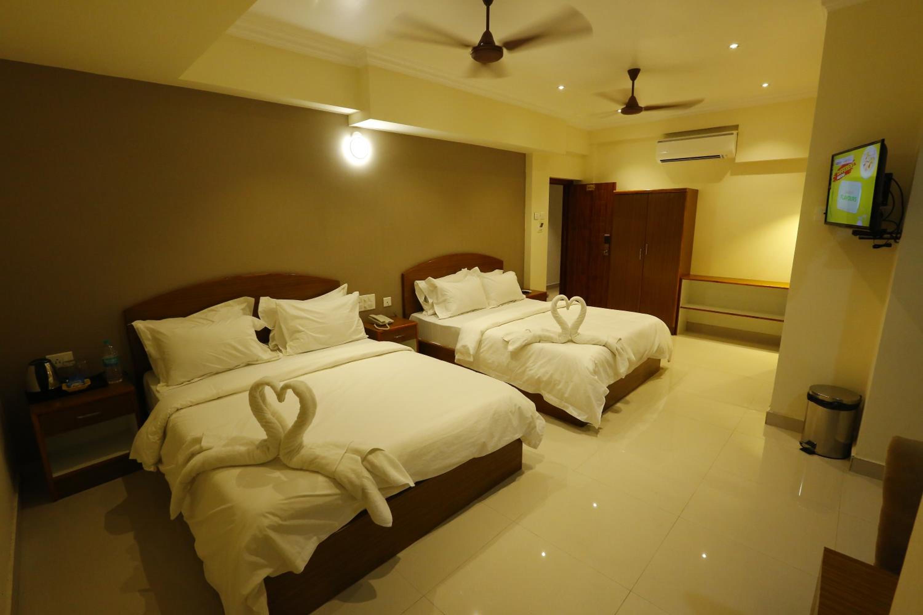 Family Room - Photo 10