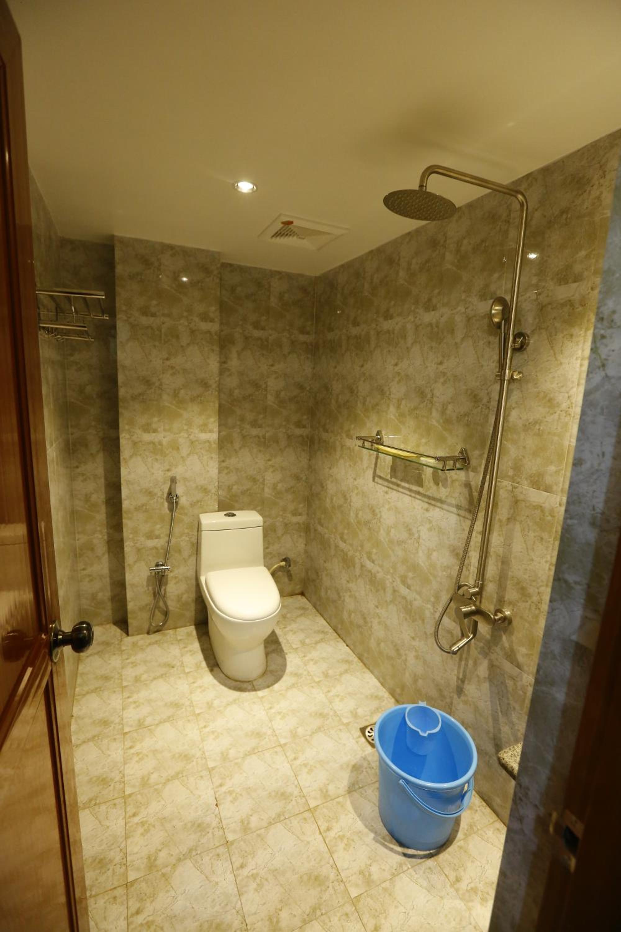 Standard Double Room - Photo 8