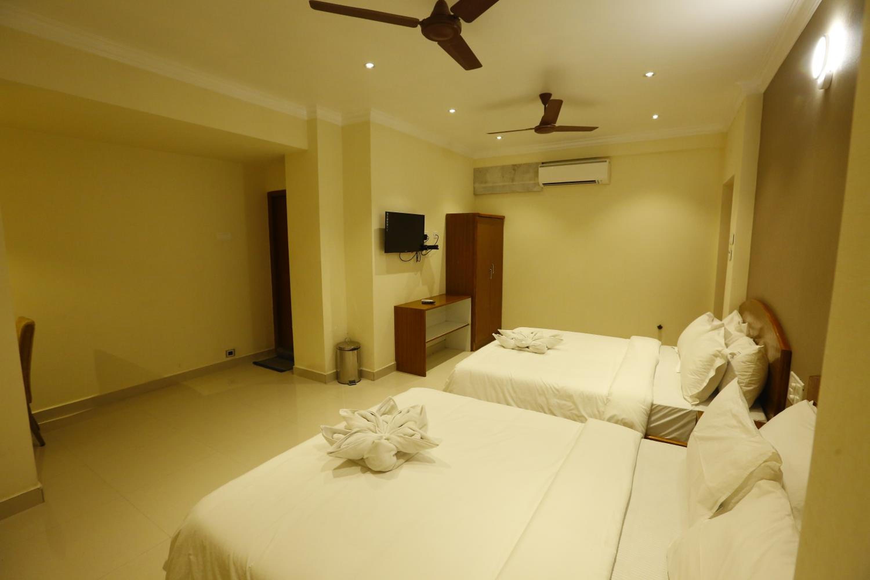 Family Room - Photo 12