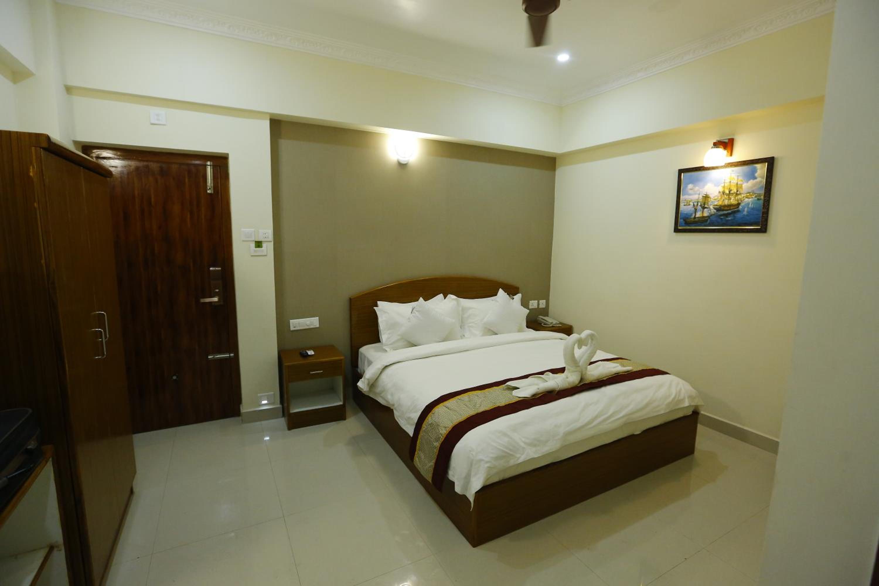 Standard Double Room - Photo 10