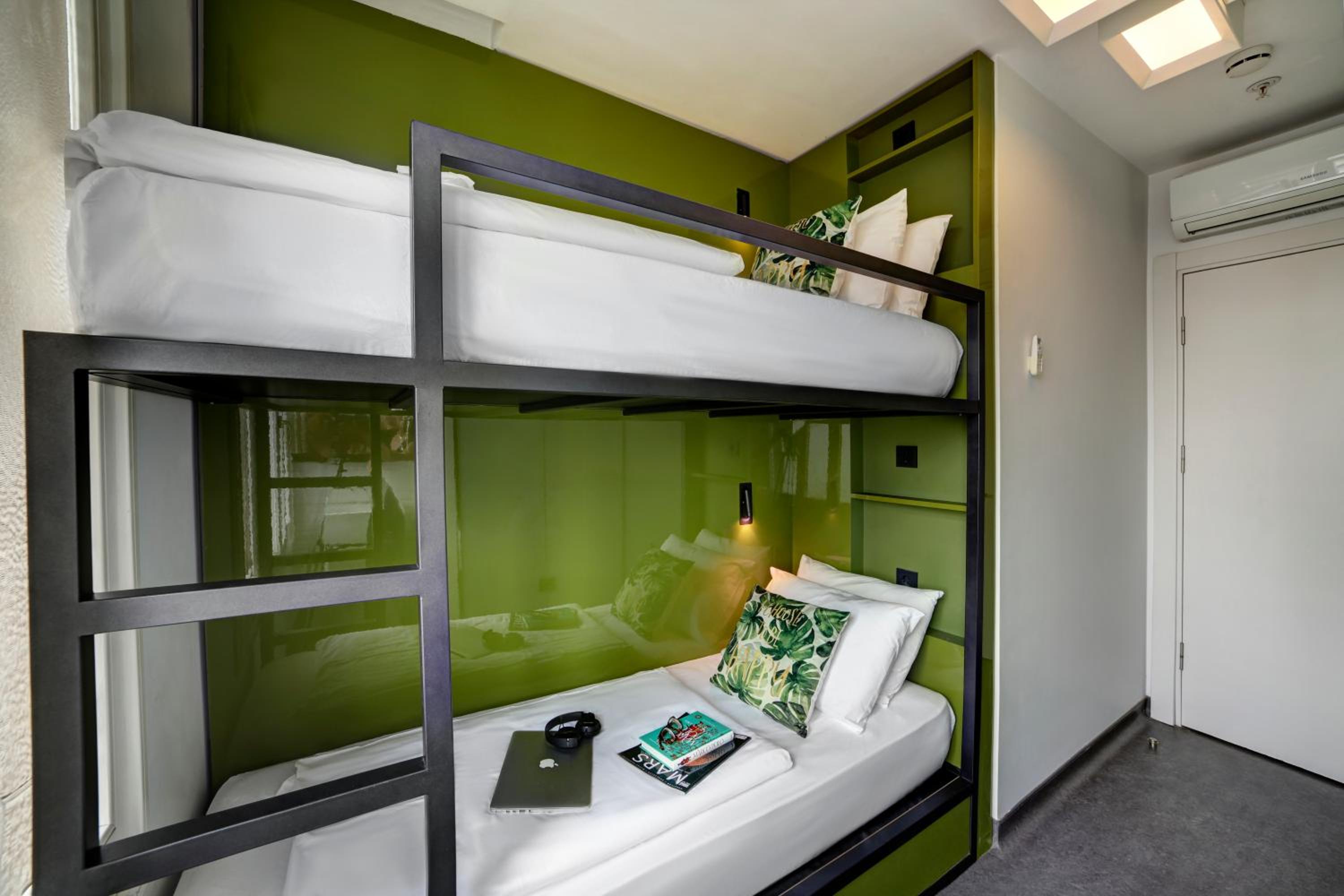 Standard Twin Room with Private Bathroom and Shared WC photo 3