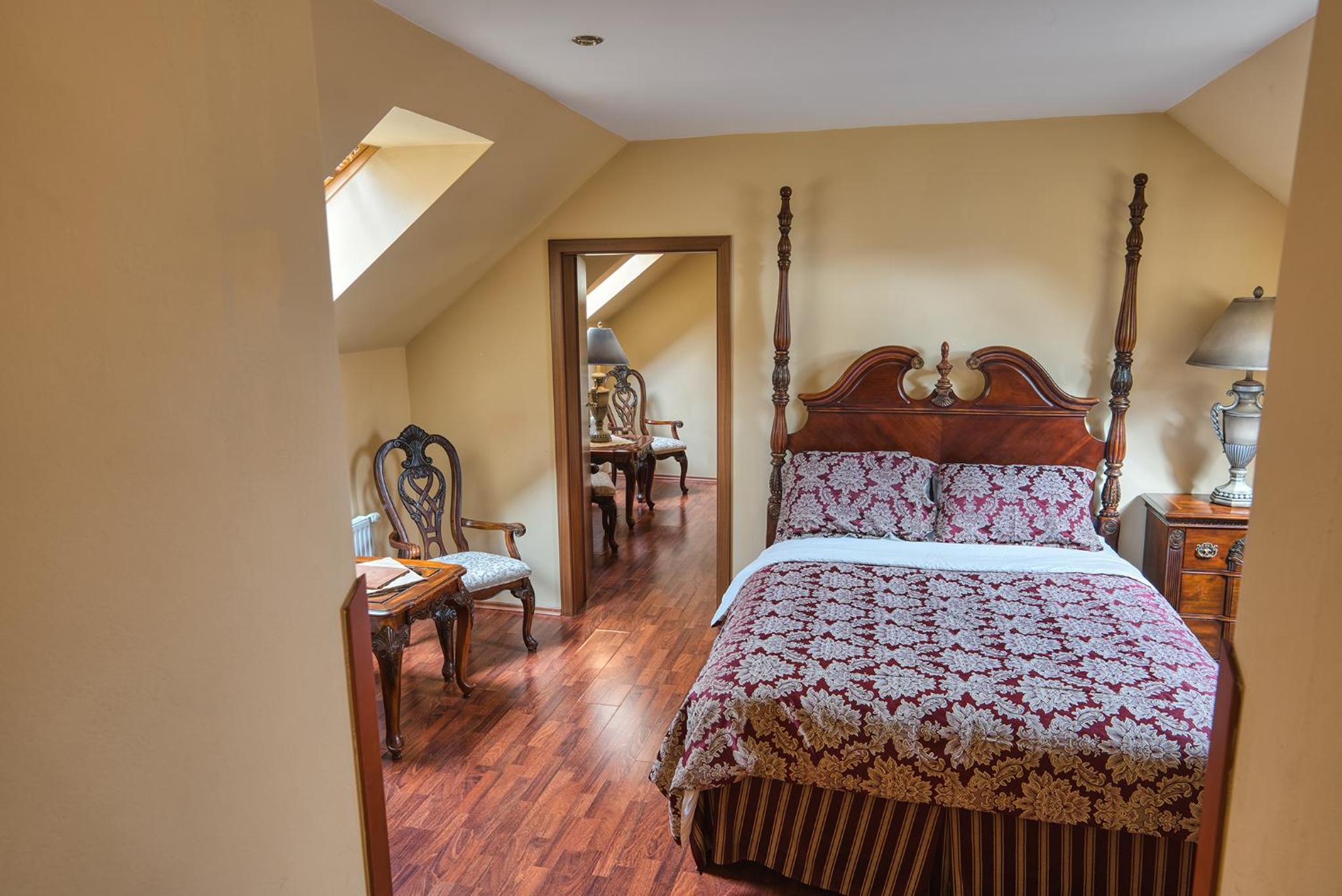 Two-Bedroom Apartment - Photo 7