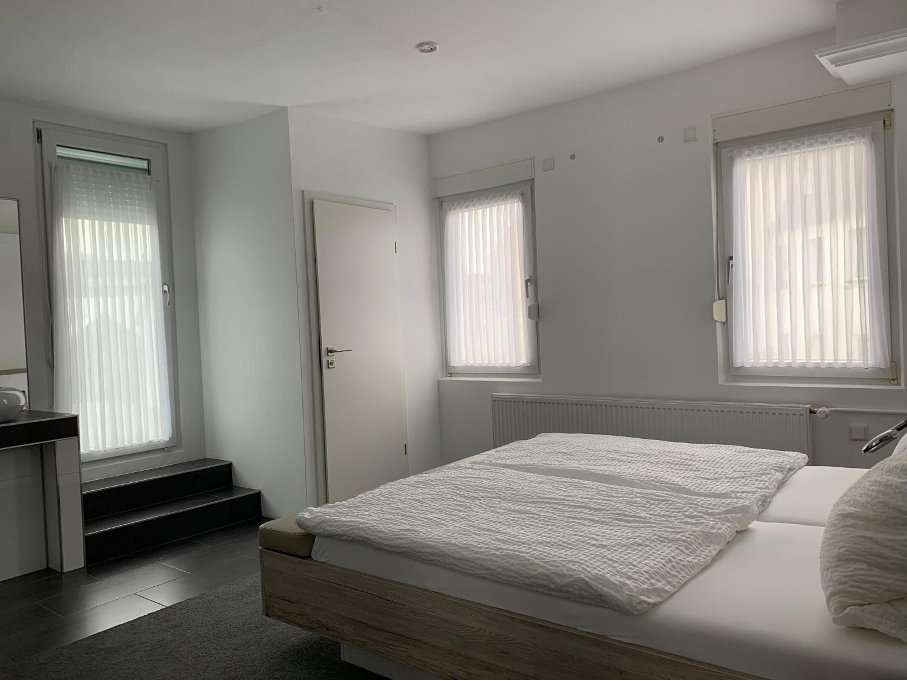Double Room - Photo 16