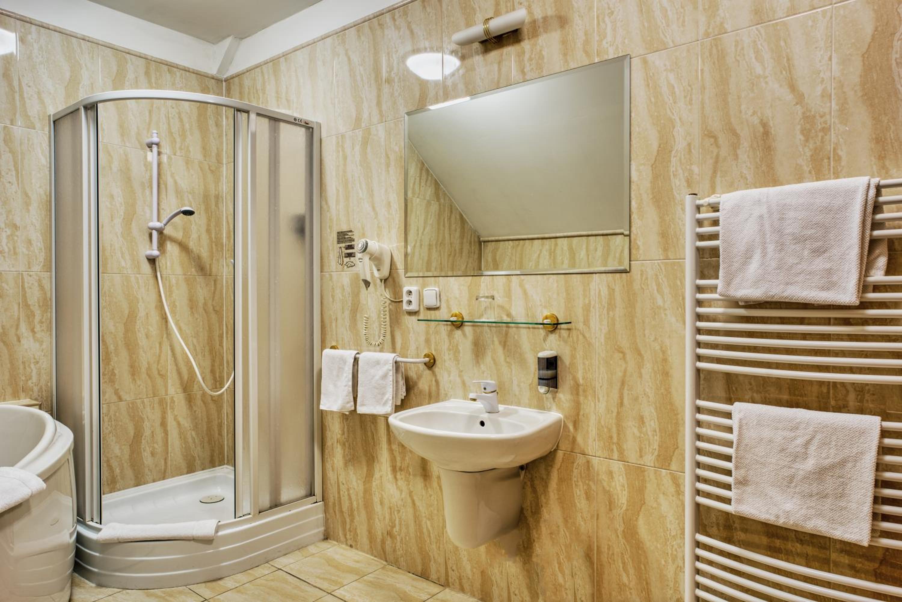 Two-Bedroom Suite - Photo 3