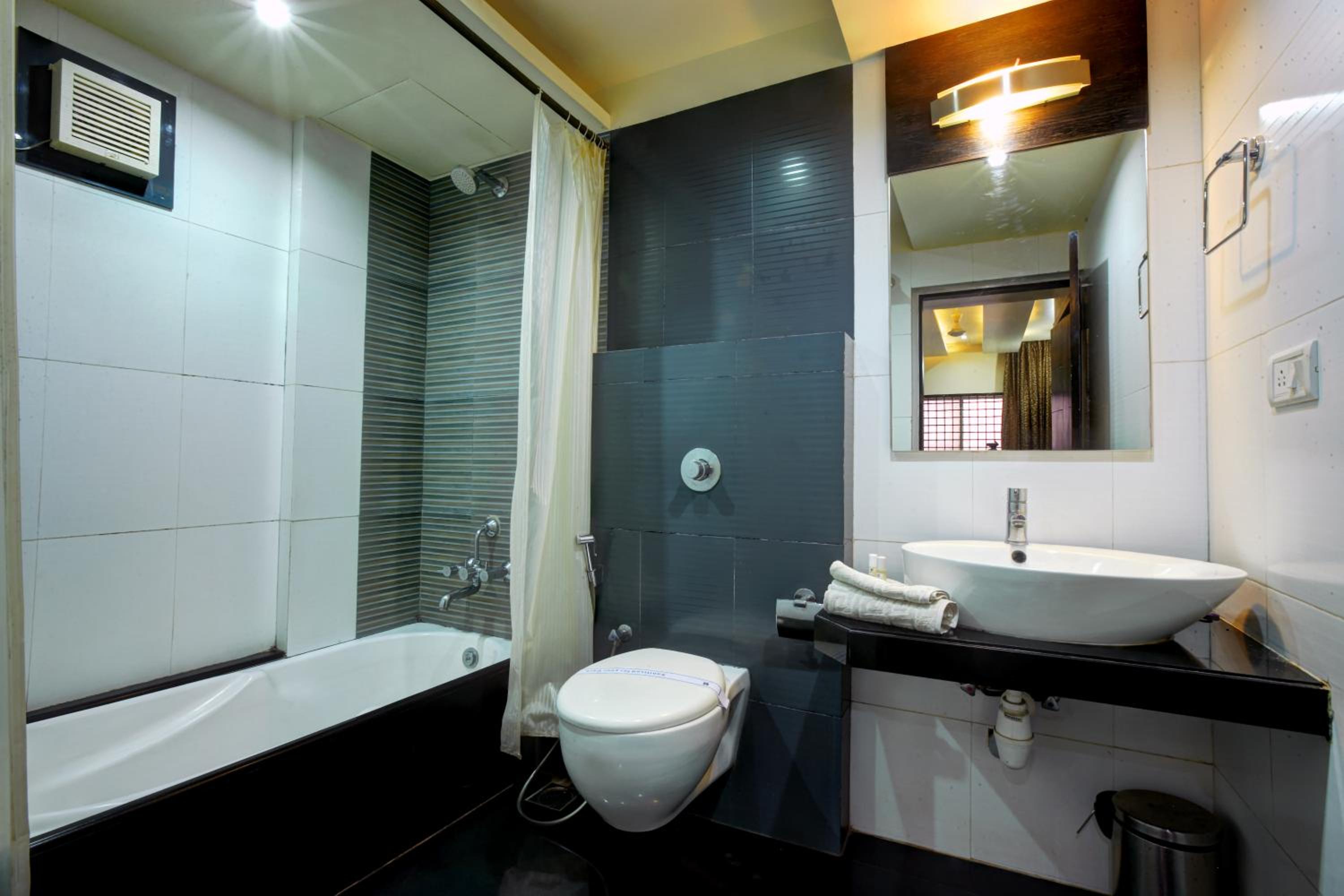 Deluxe Family Room - Photo 6