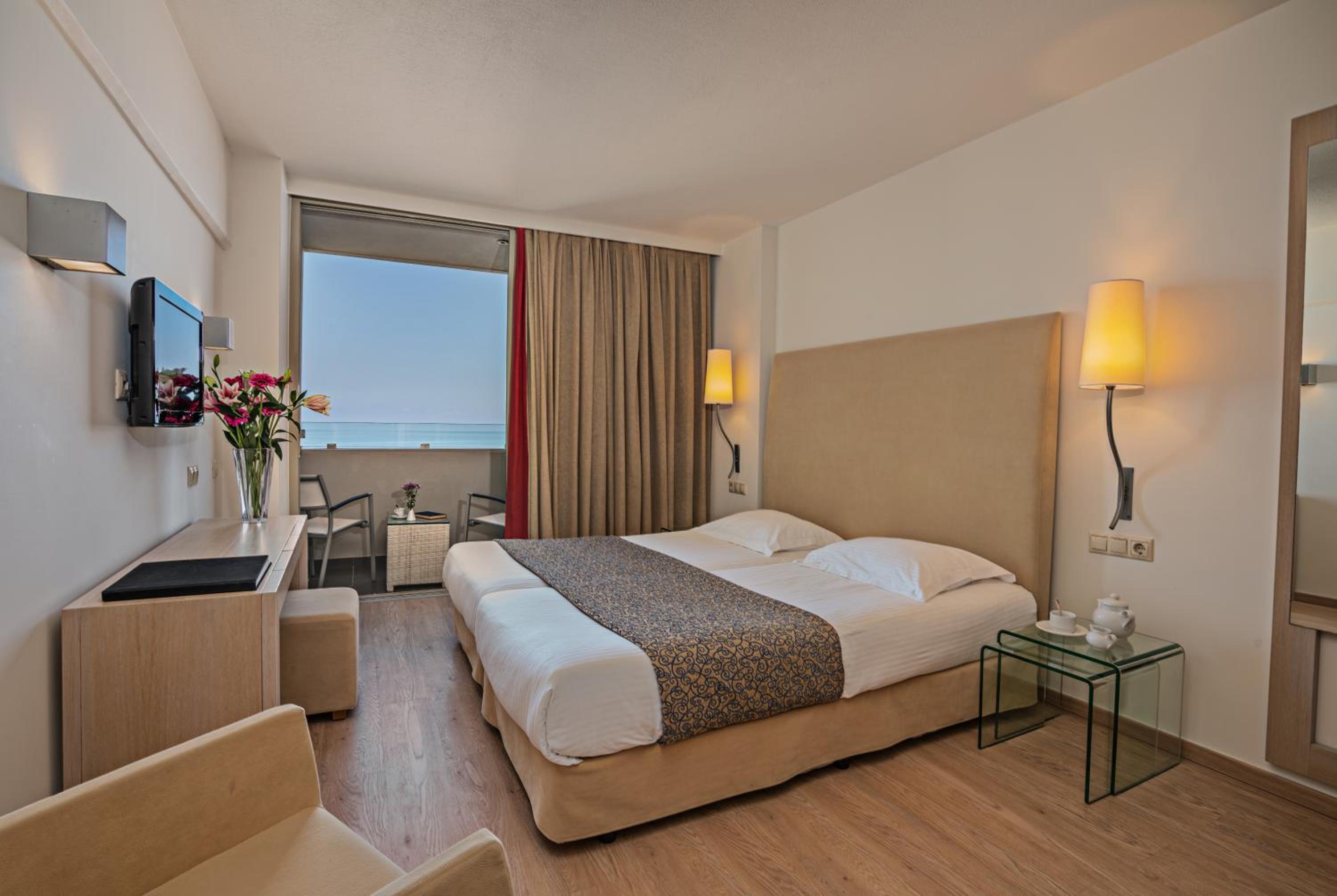 Double Room with Sea View - Photo 6
