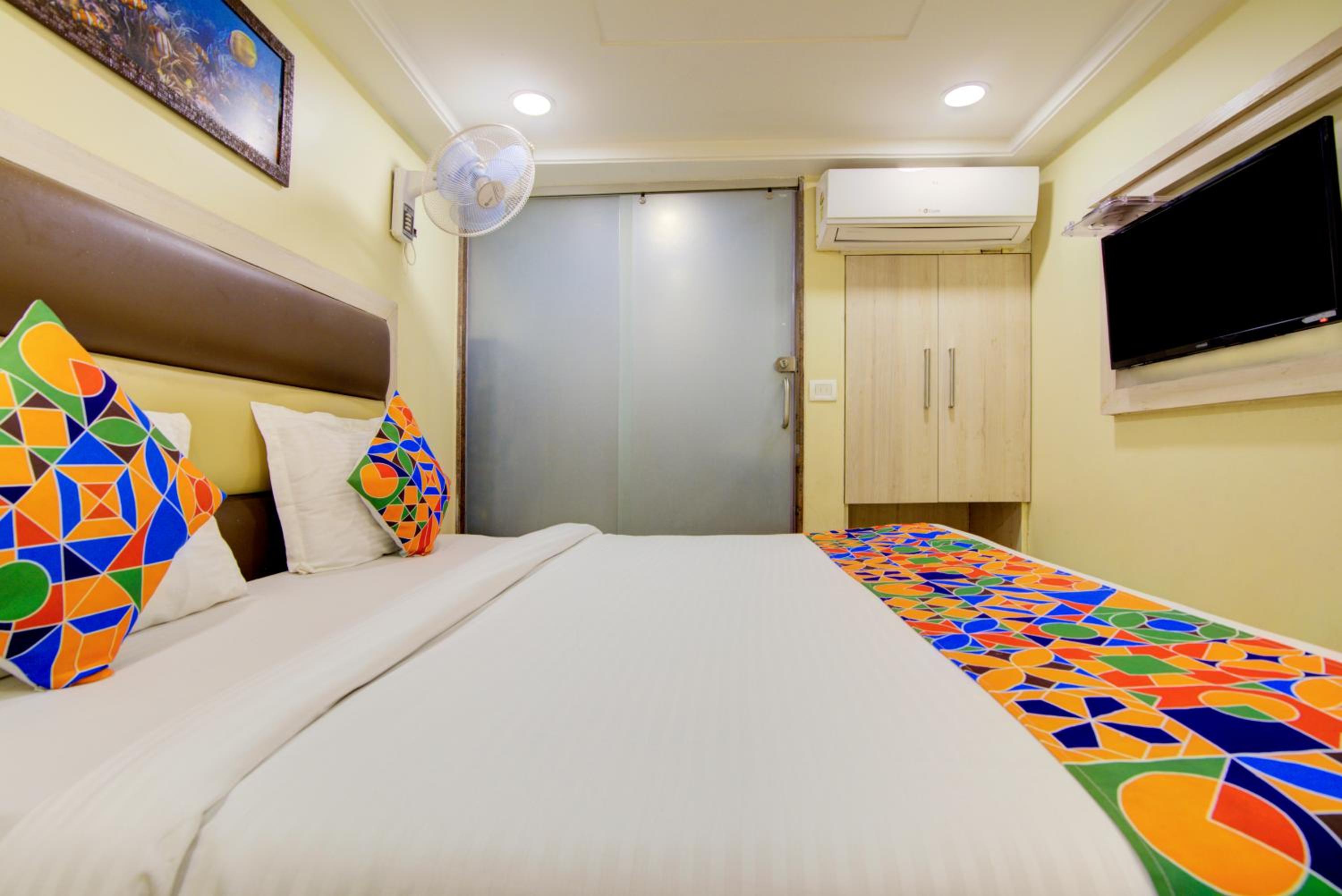 Standard Double Room - Photo 23