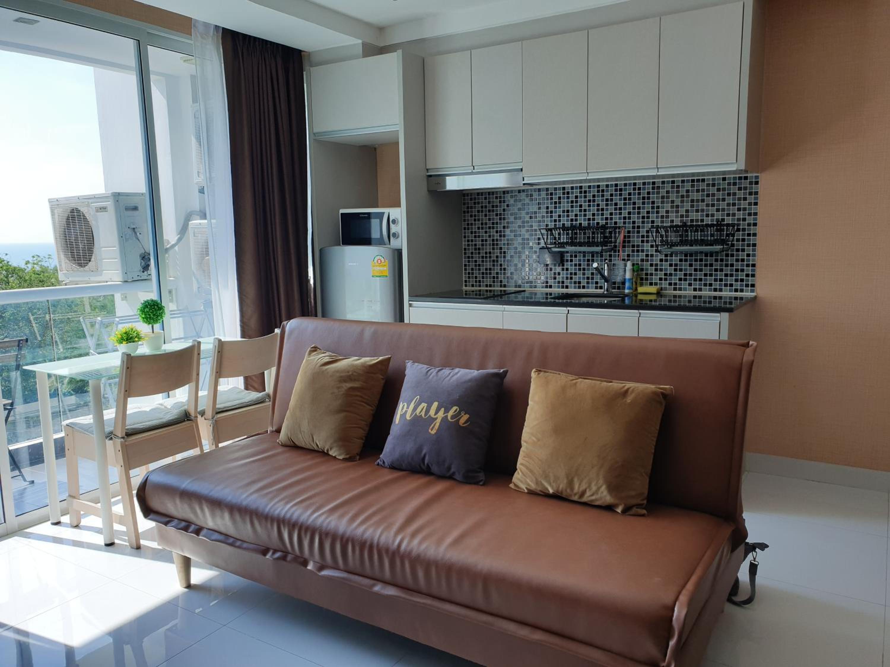 Apartment with Sea View - Photo 12