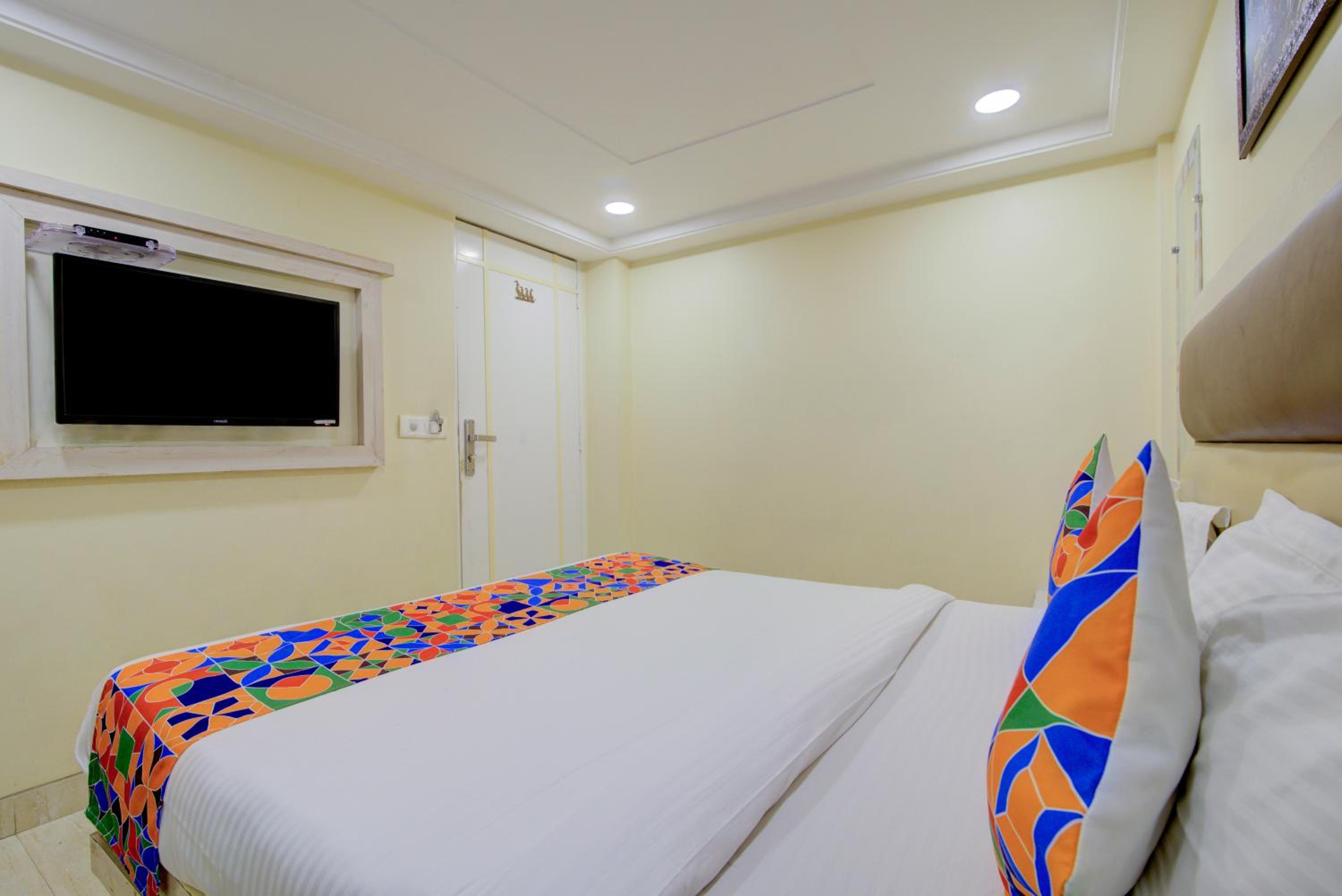 Standard Double Room - Photo 15