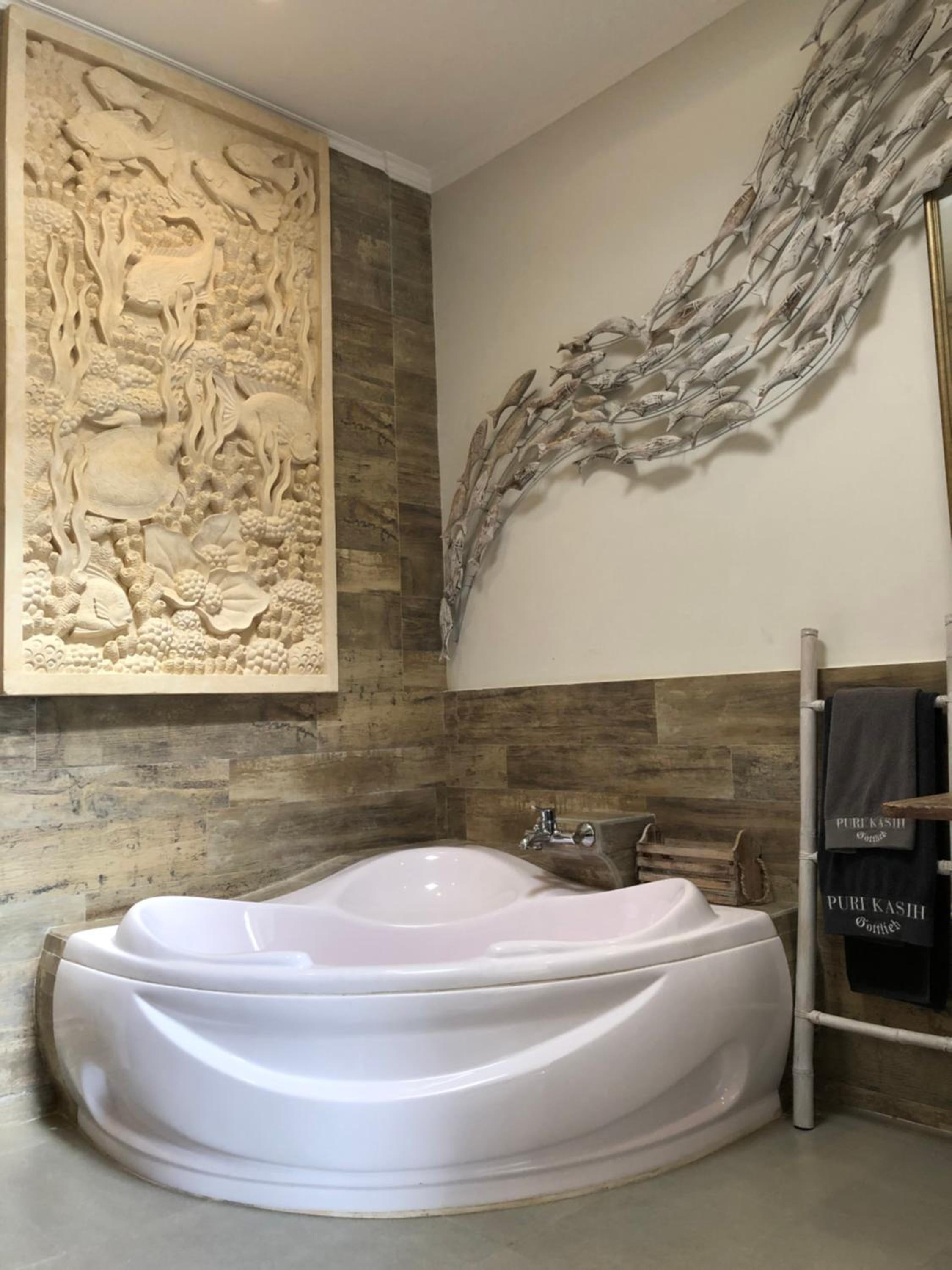 King Suite with Pool View - Photo 15