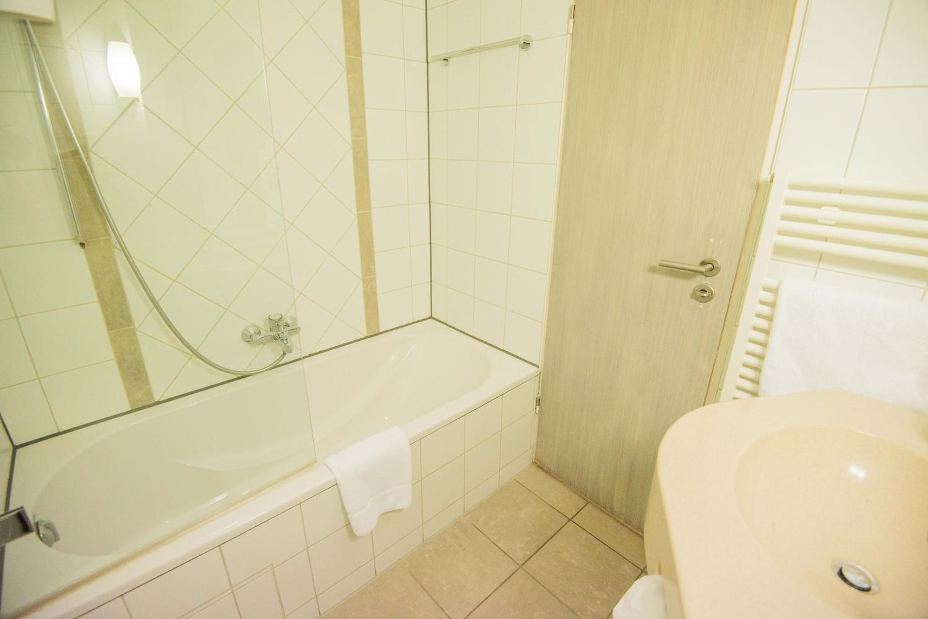 Standard Double Room - Photo 4