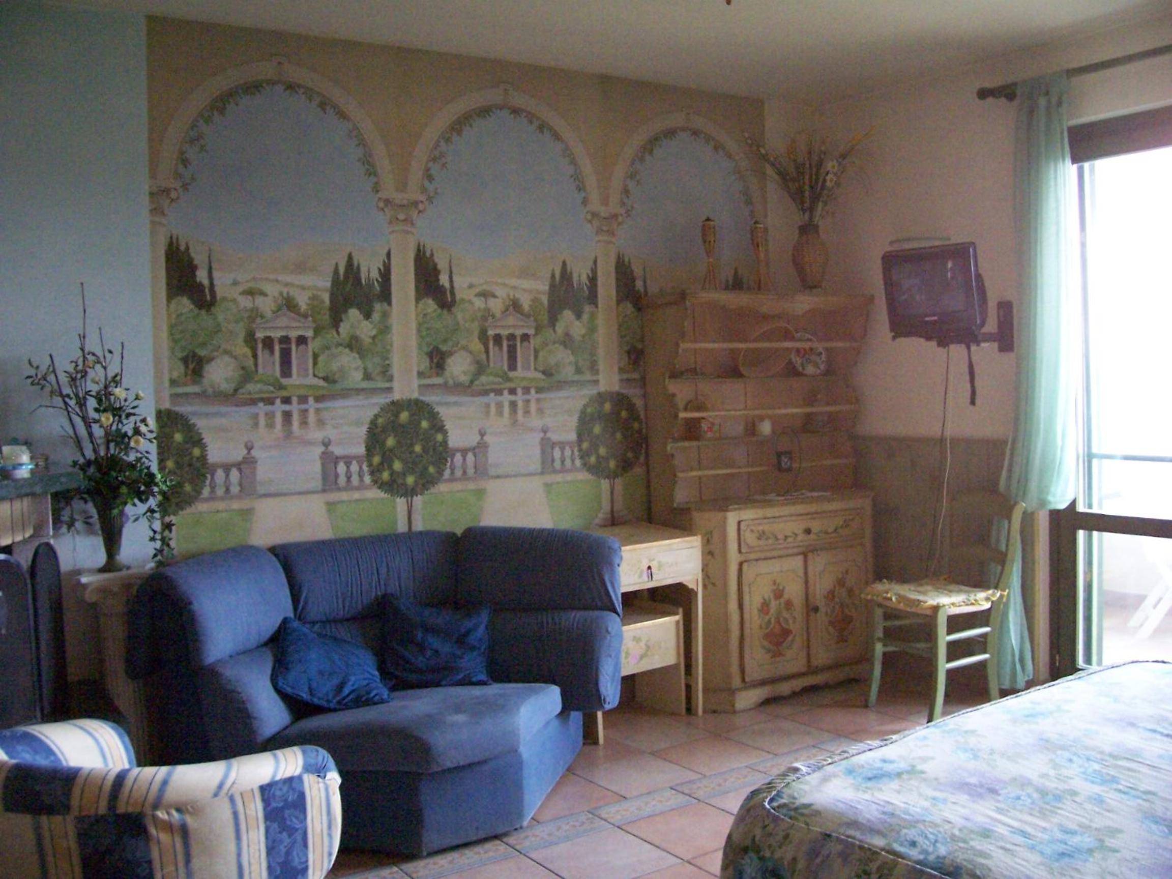 Studio Apartment photo 1