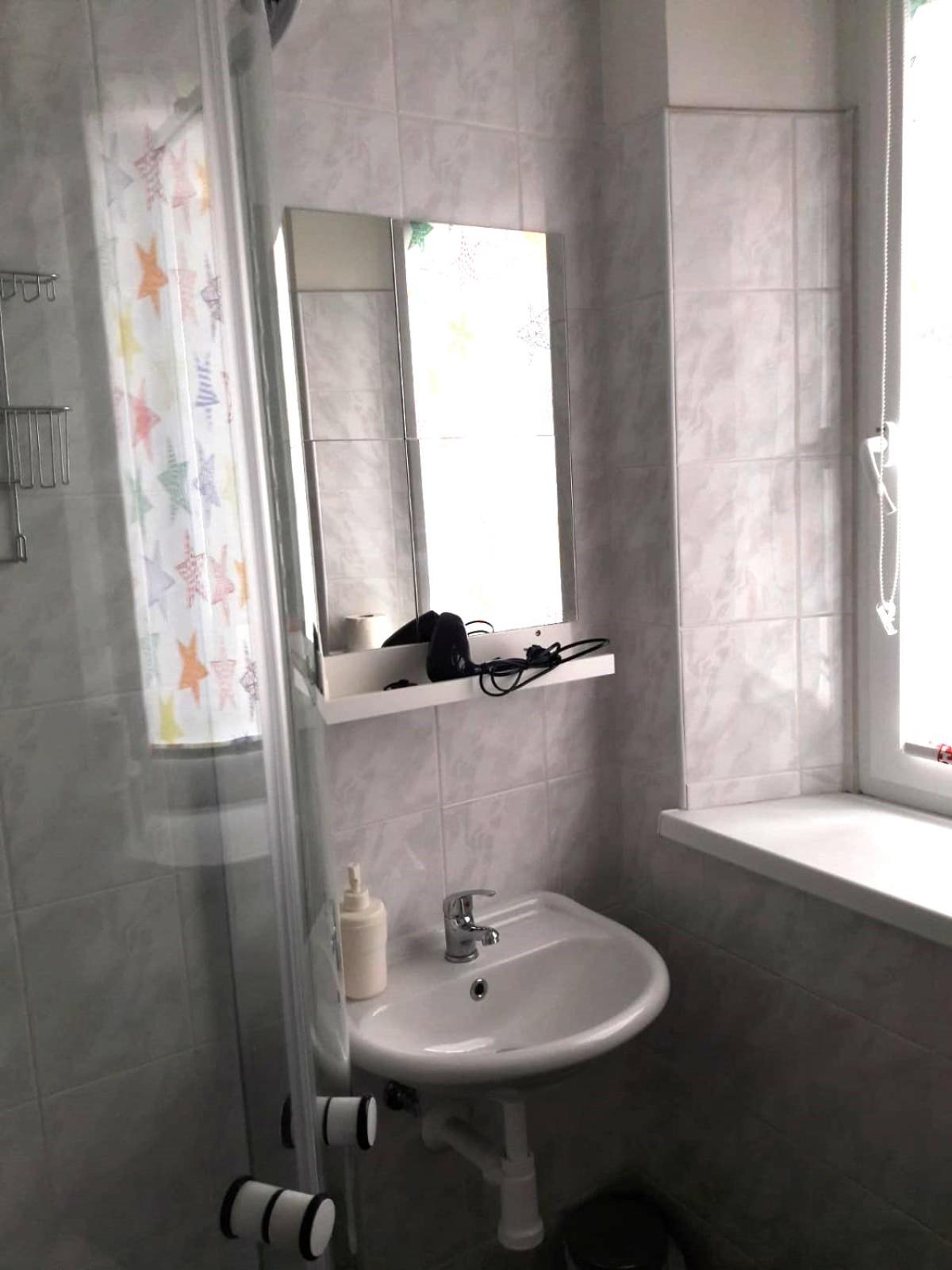 Double Room with Private Bathroom - Photo 5