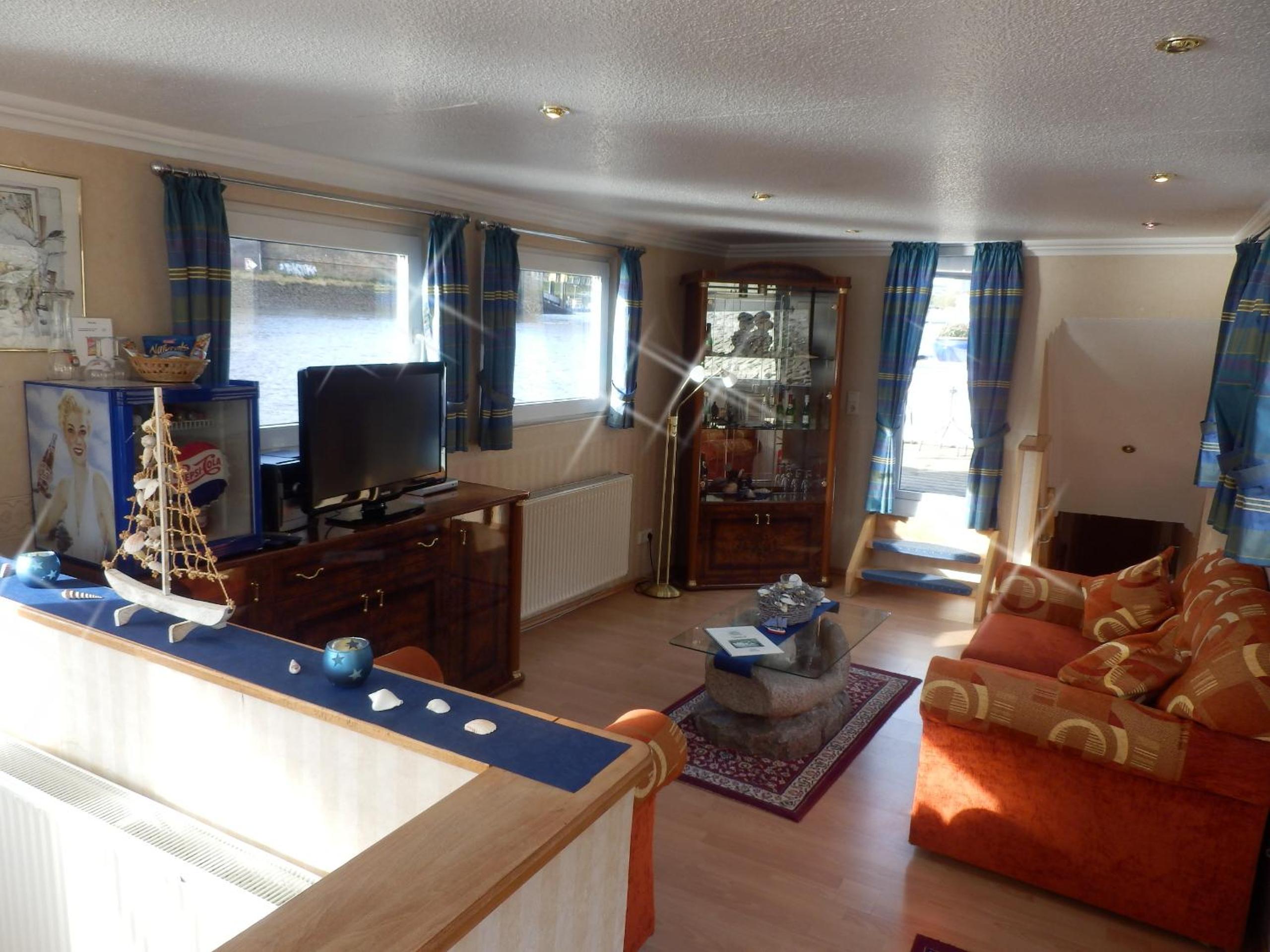 Superior Suite - Photo 12