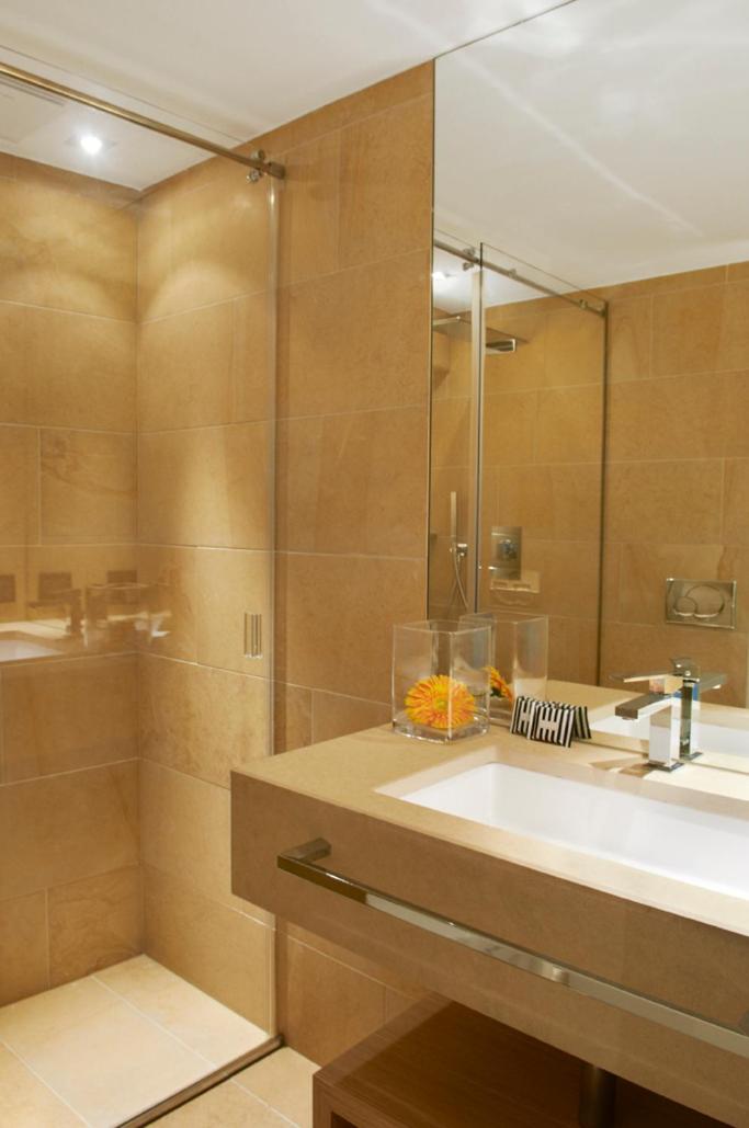 Deluxe Room - Photo 8