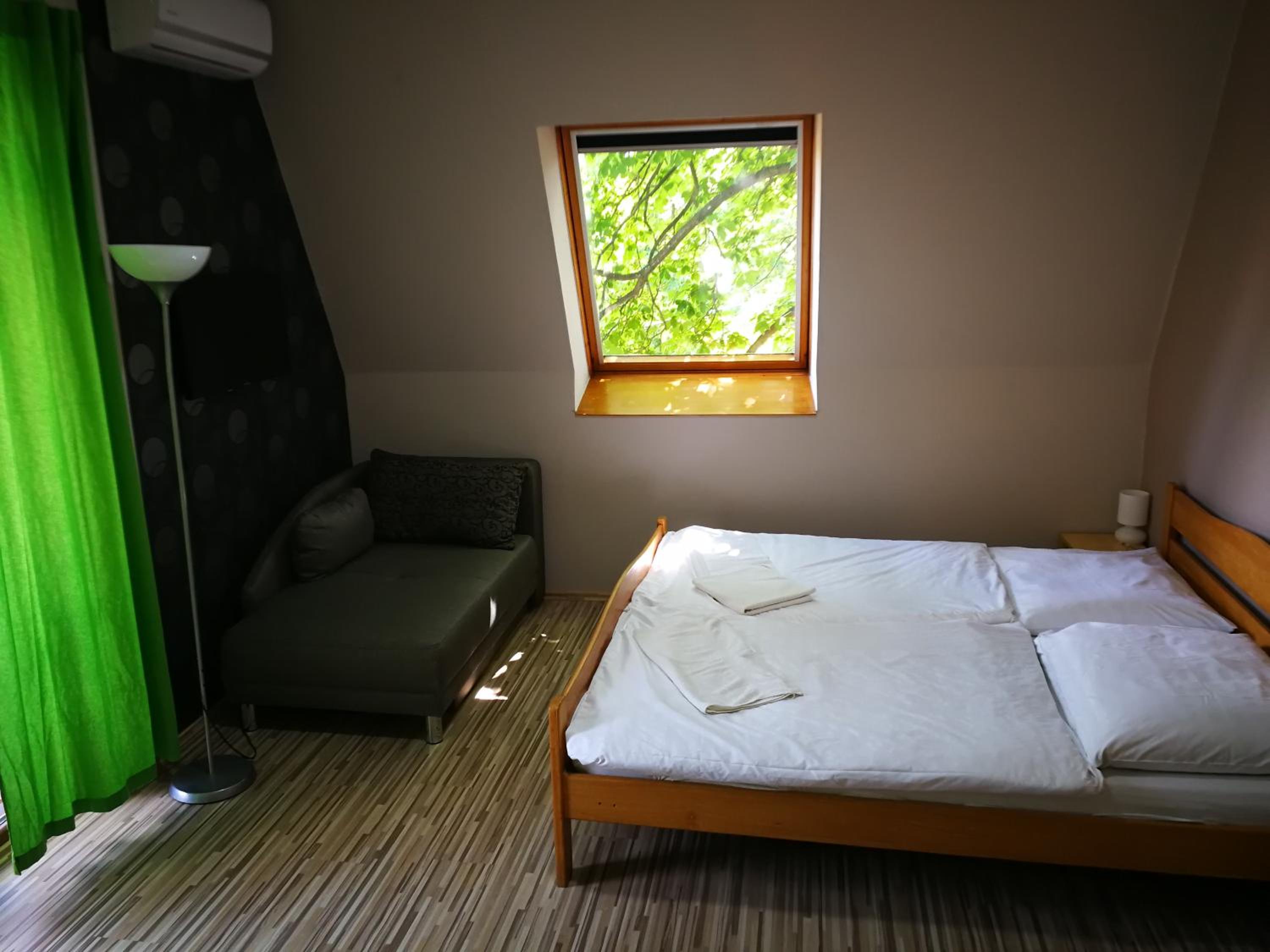 Standard Double or Twin Room photo 1