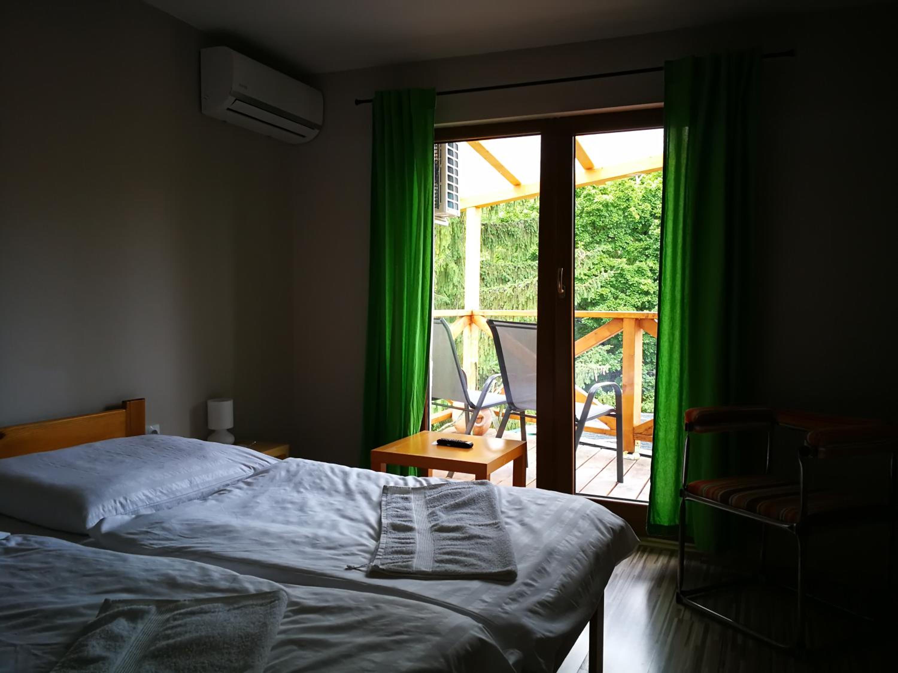 Standard Double or Twin Room photo 3