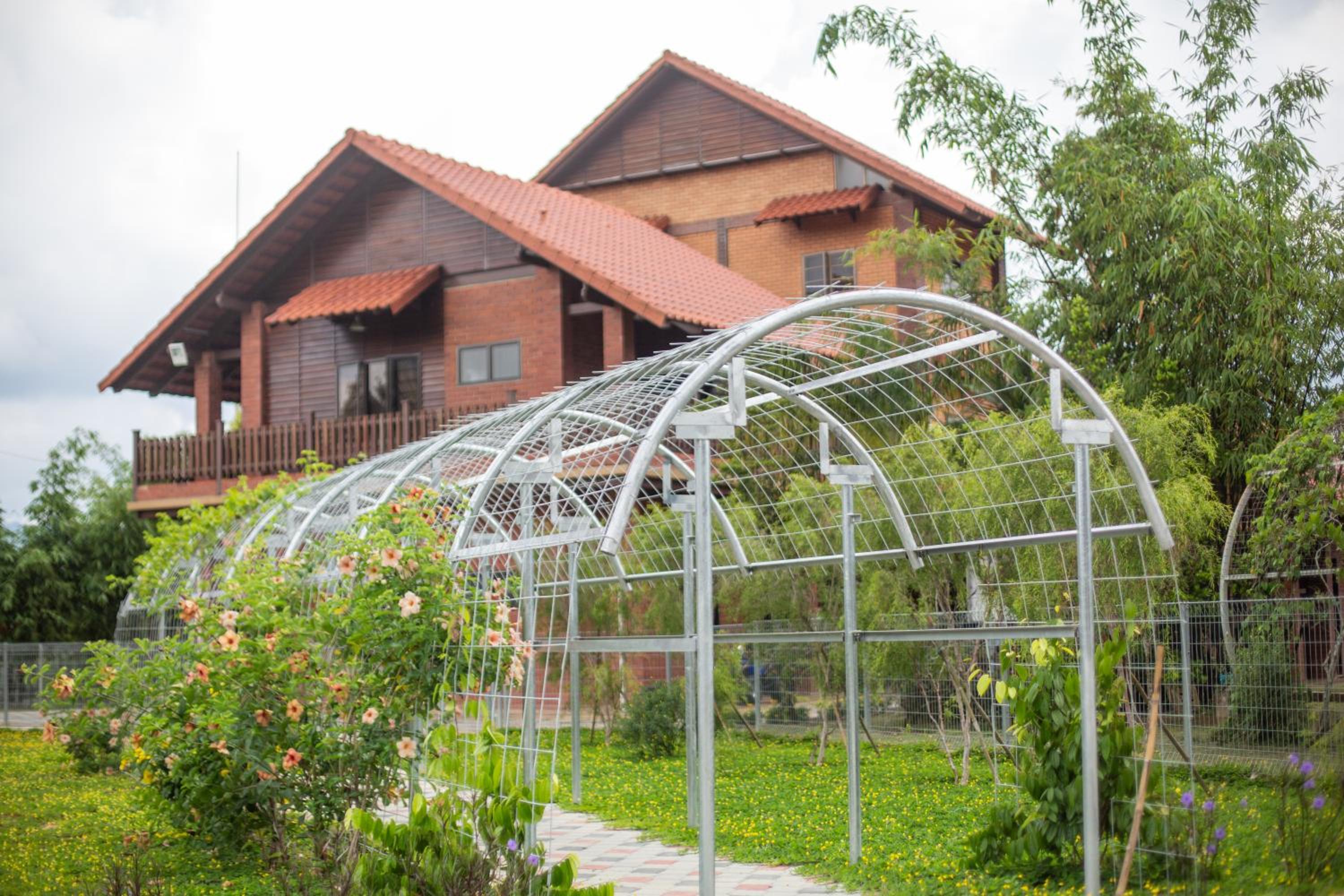 Villa - Photo 2