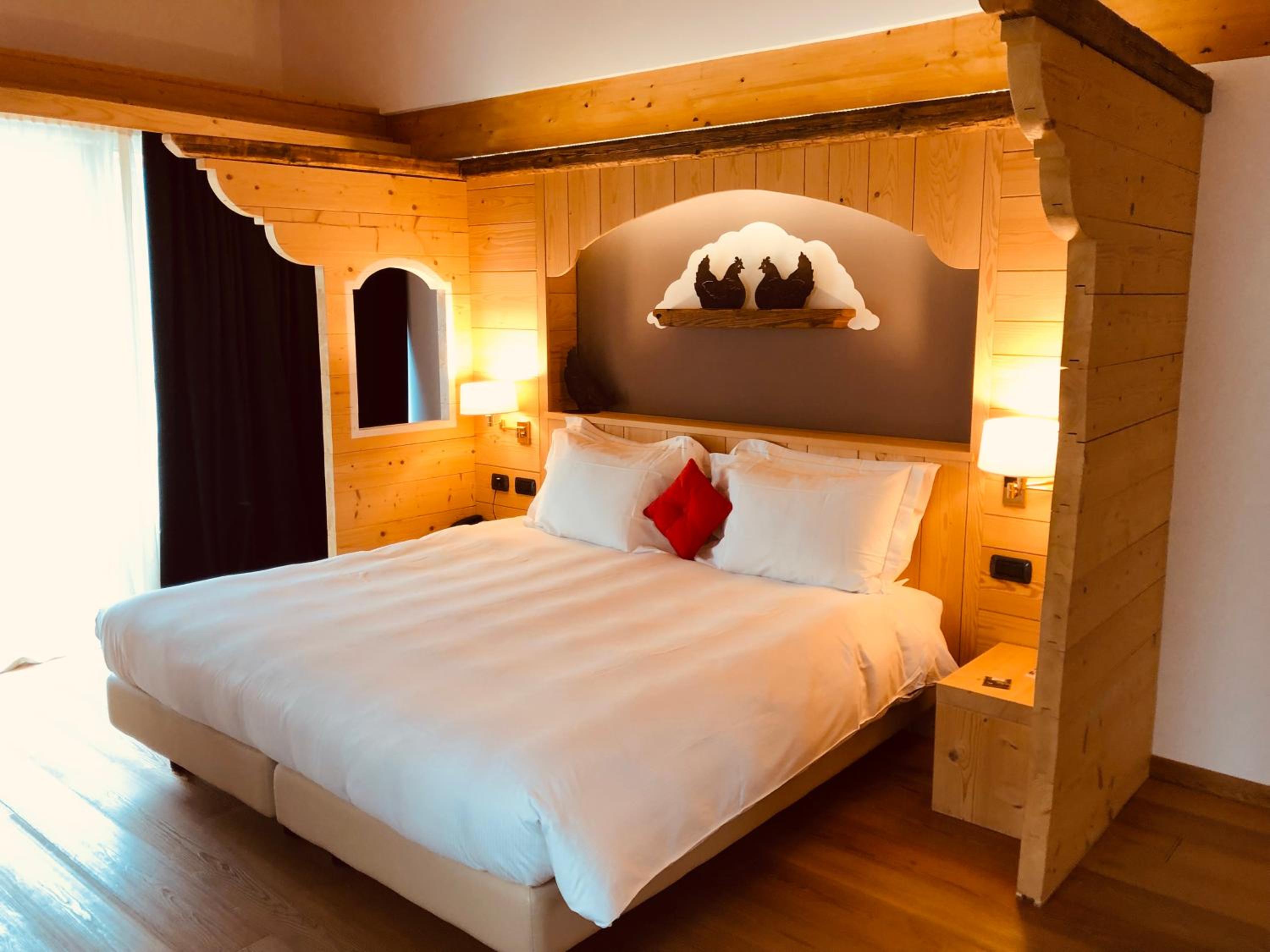 Romantic Suite with City View - Photo 1