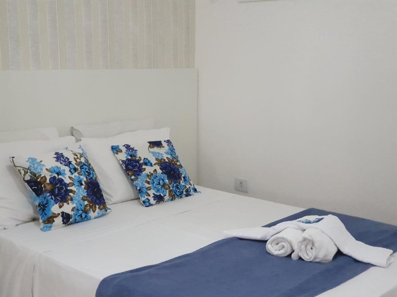 Standard Double Room - Photo 3