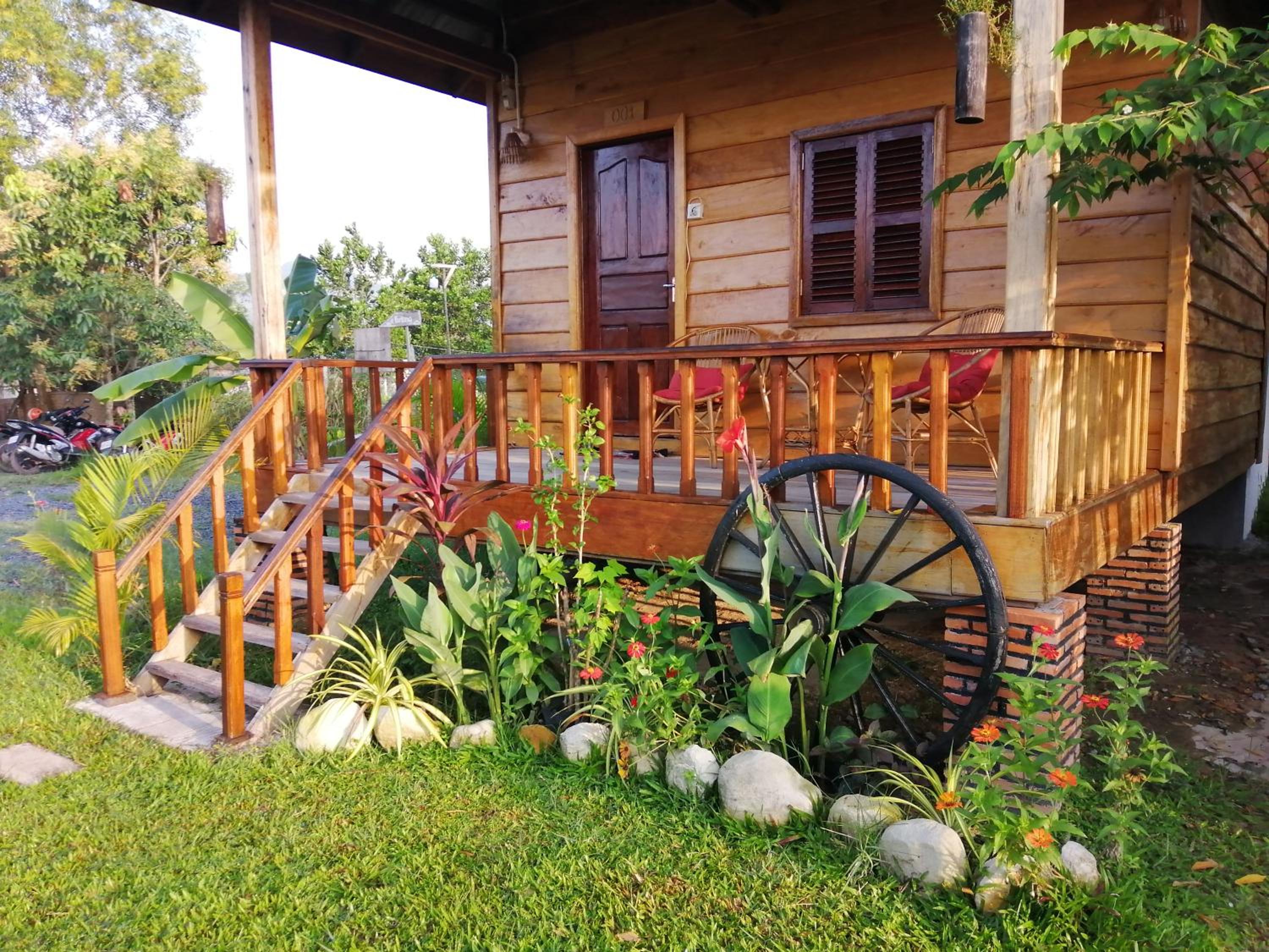 Superior Bungalow - Photo 4
