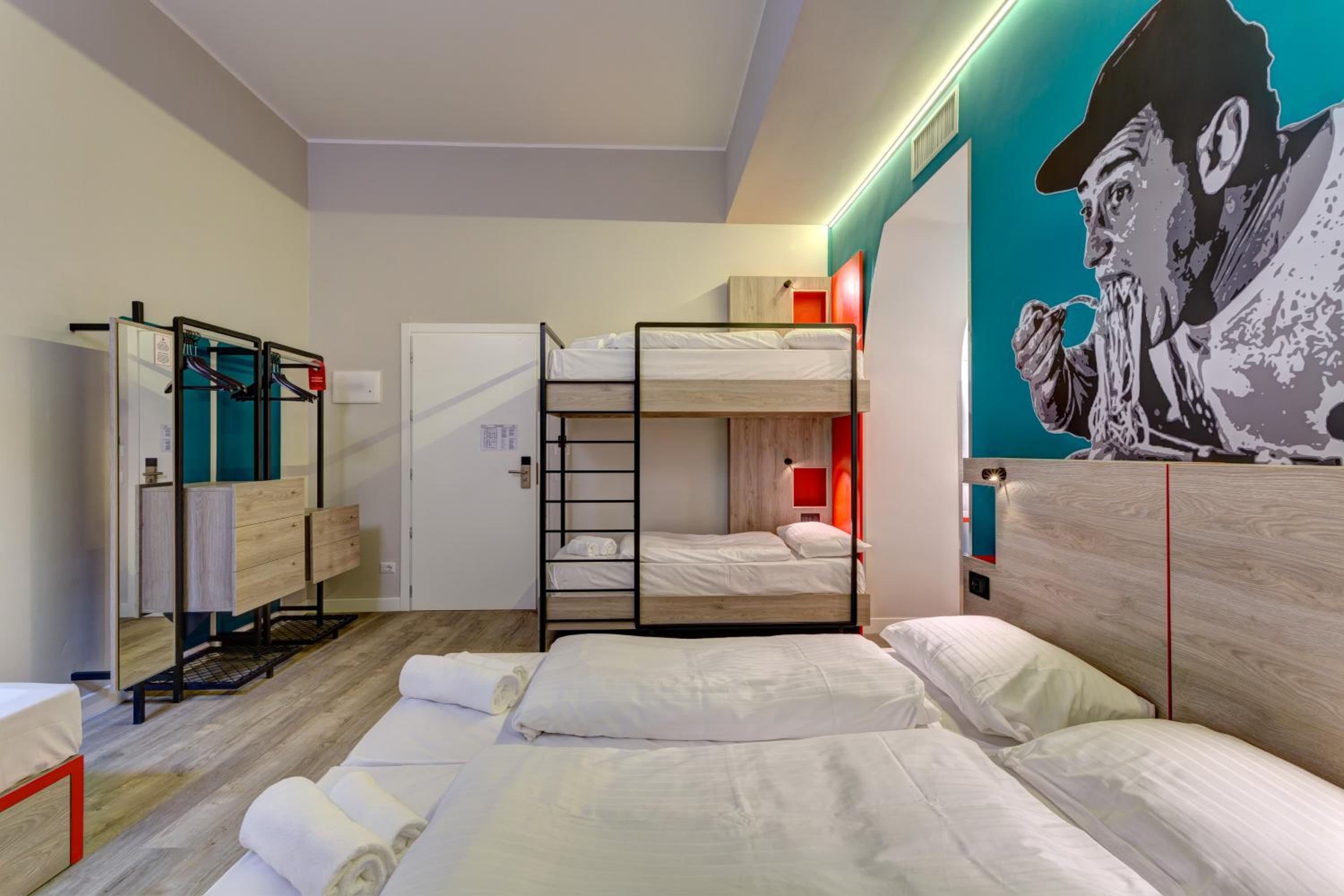 Bed in 5-Bed Female Dormitory Room photo 1