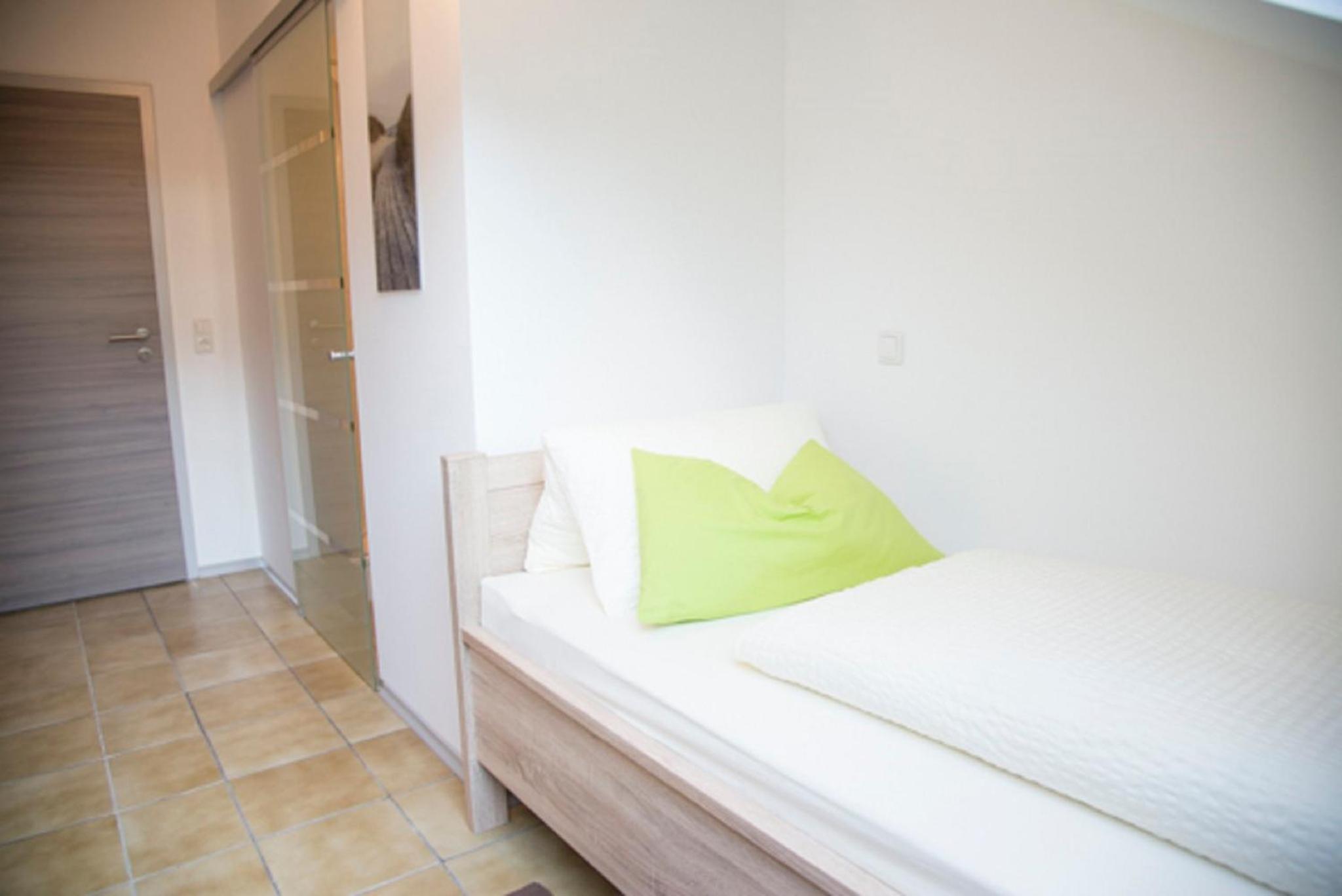 Single Room photo 3