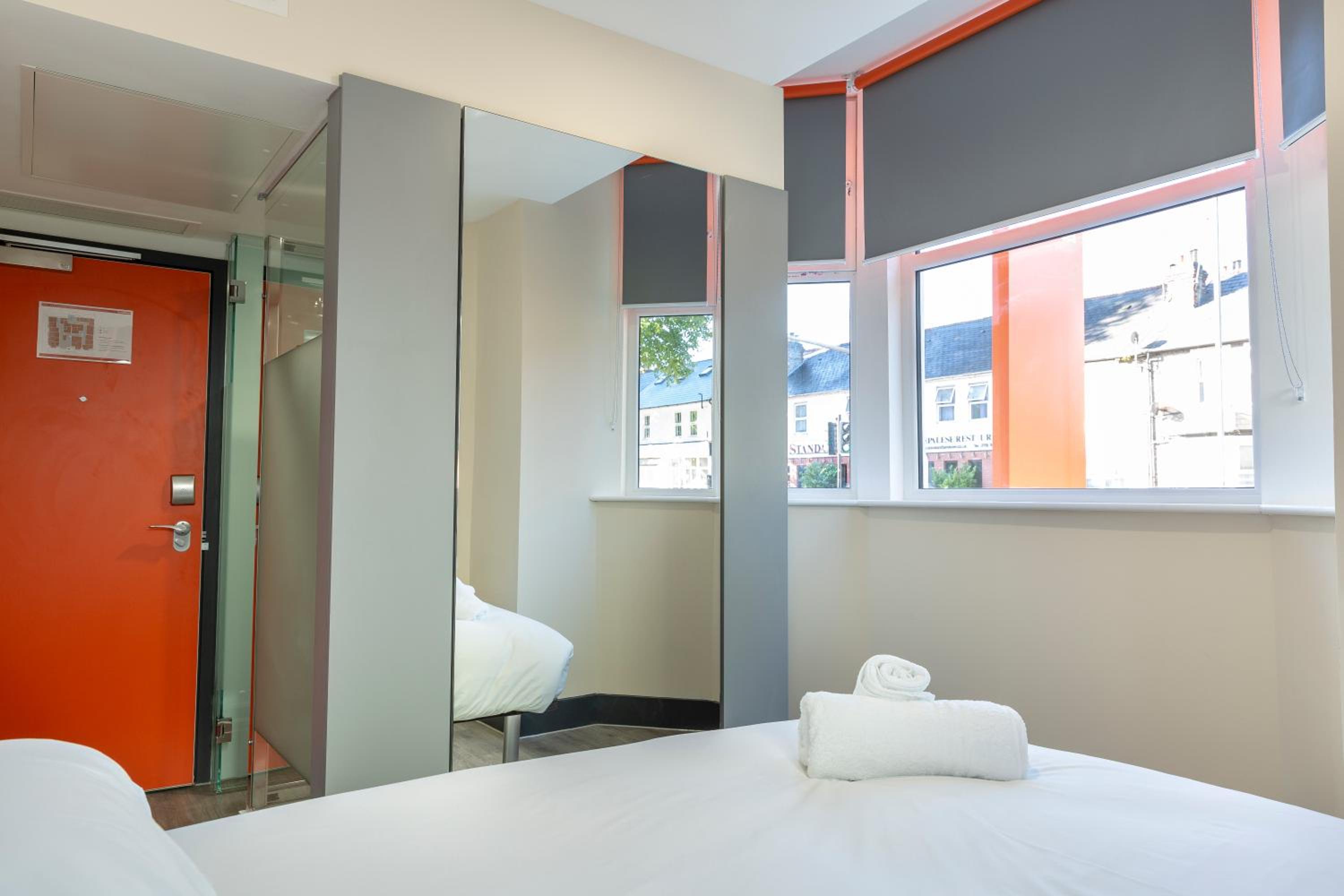 Double Room - Photo 9