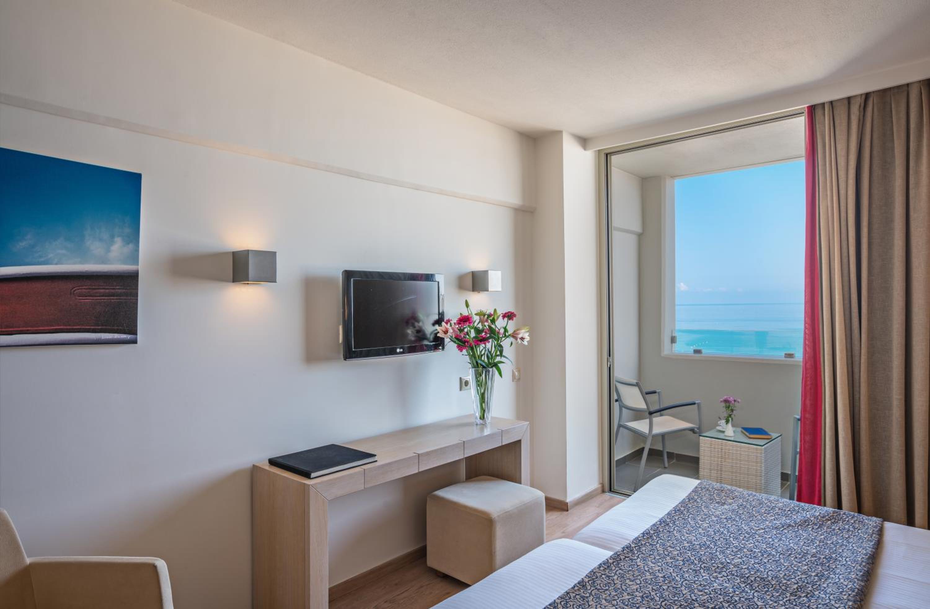 Double Room with Sea View - Photo 8