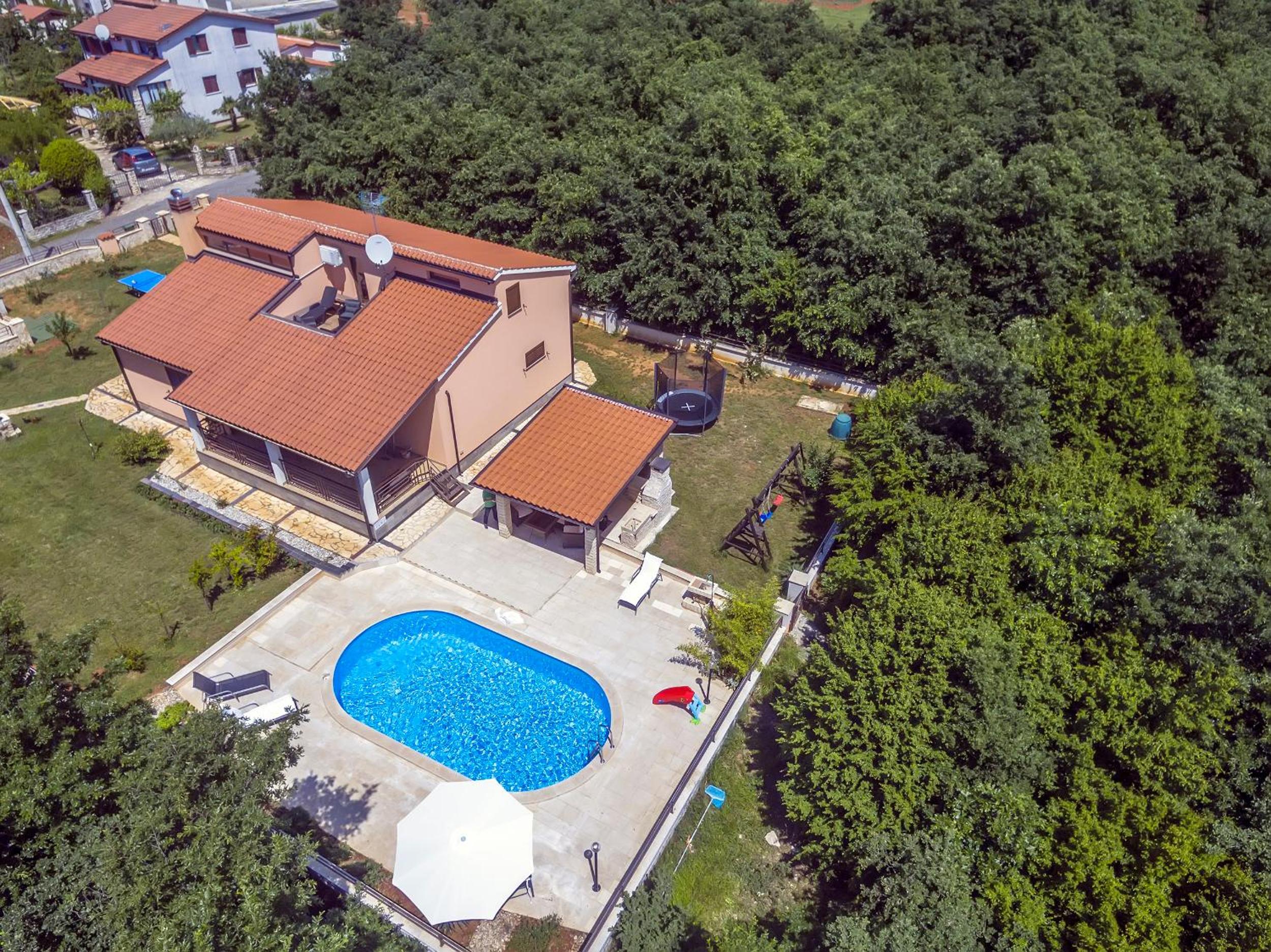 Villa photo 2