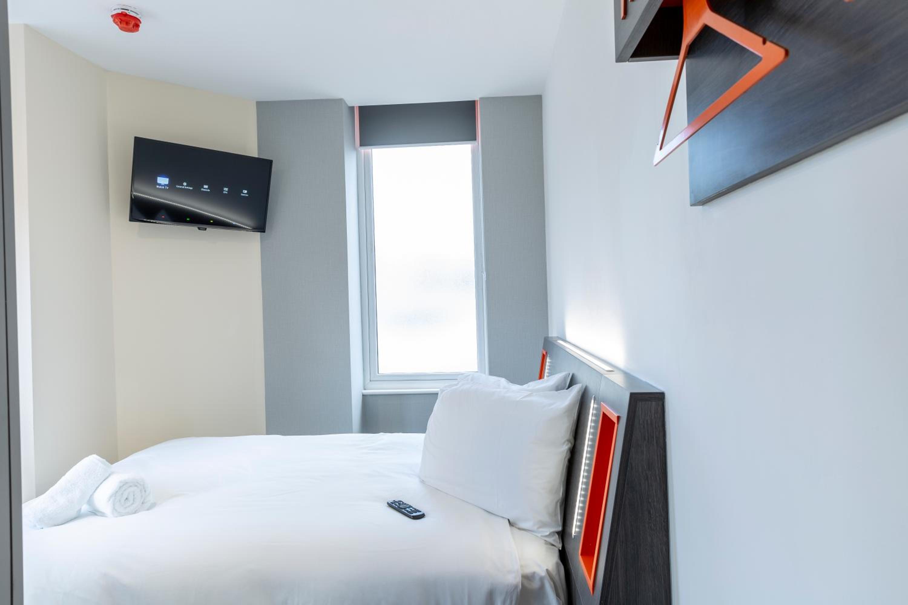 Double Room - Photo 5