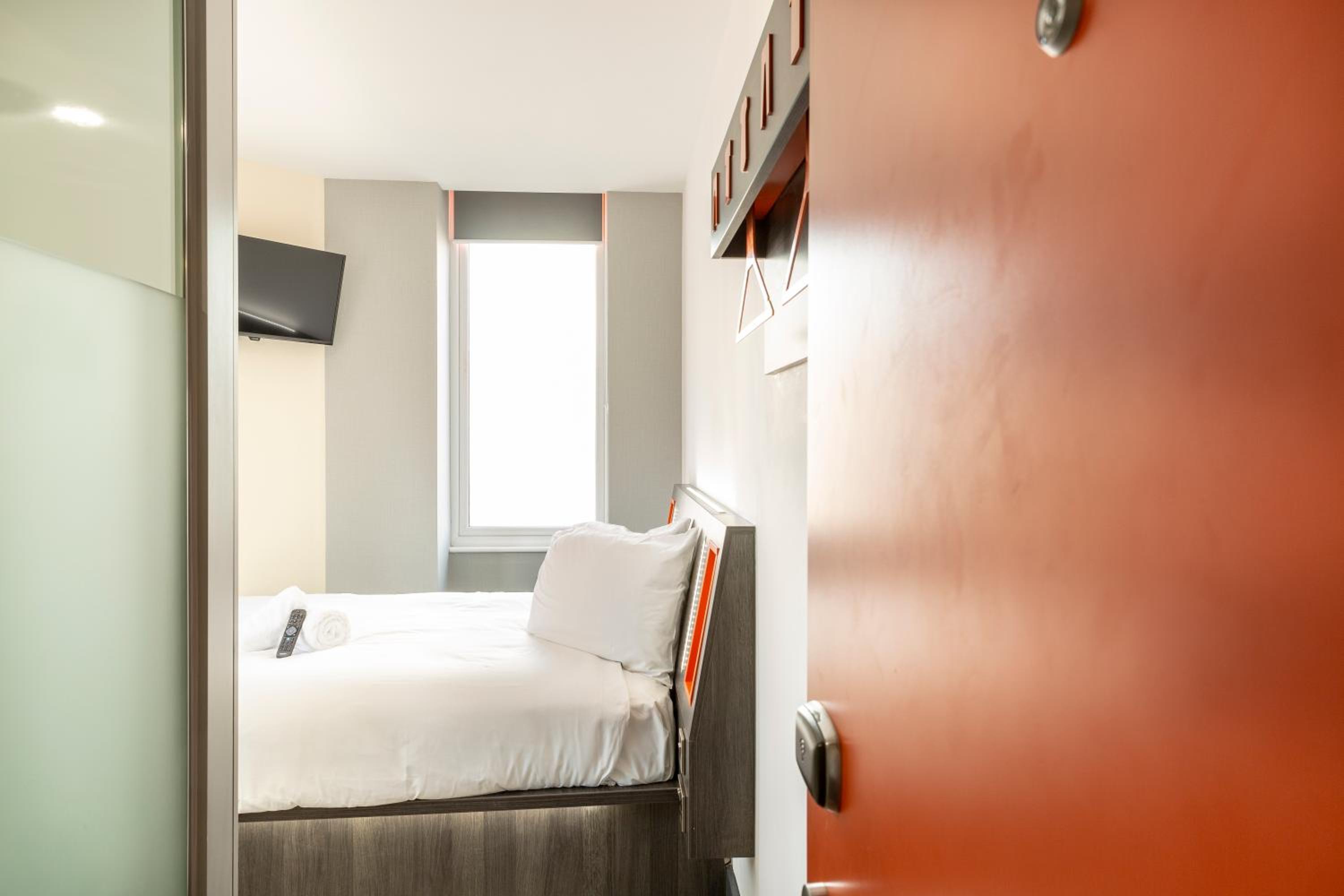 Double Room - Photo 6