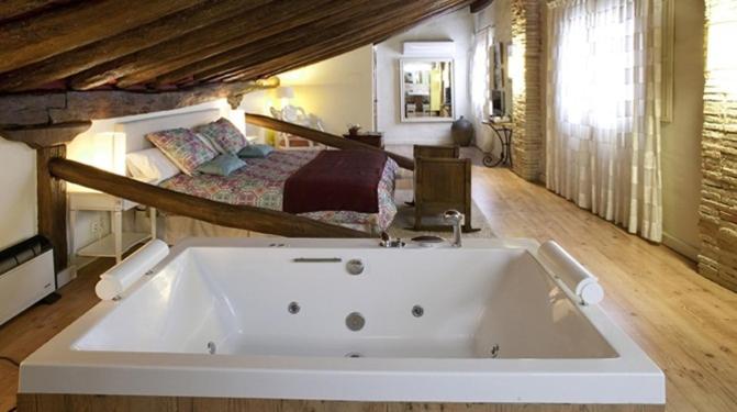 Suite - Photo 2