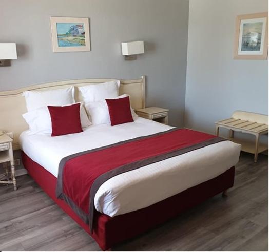 Double Room with Terrace - Ground Floor - Photo 3