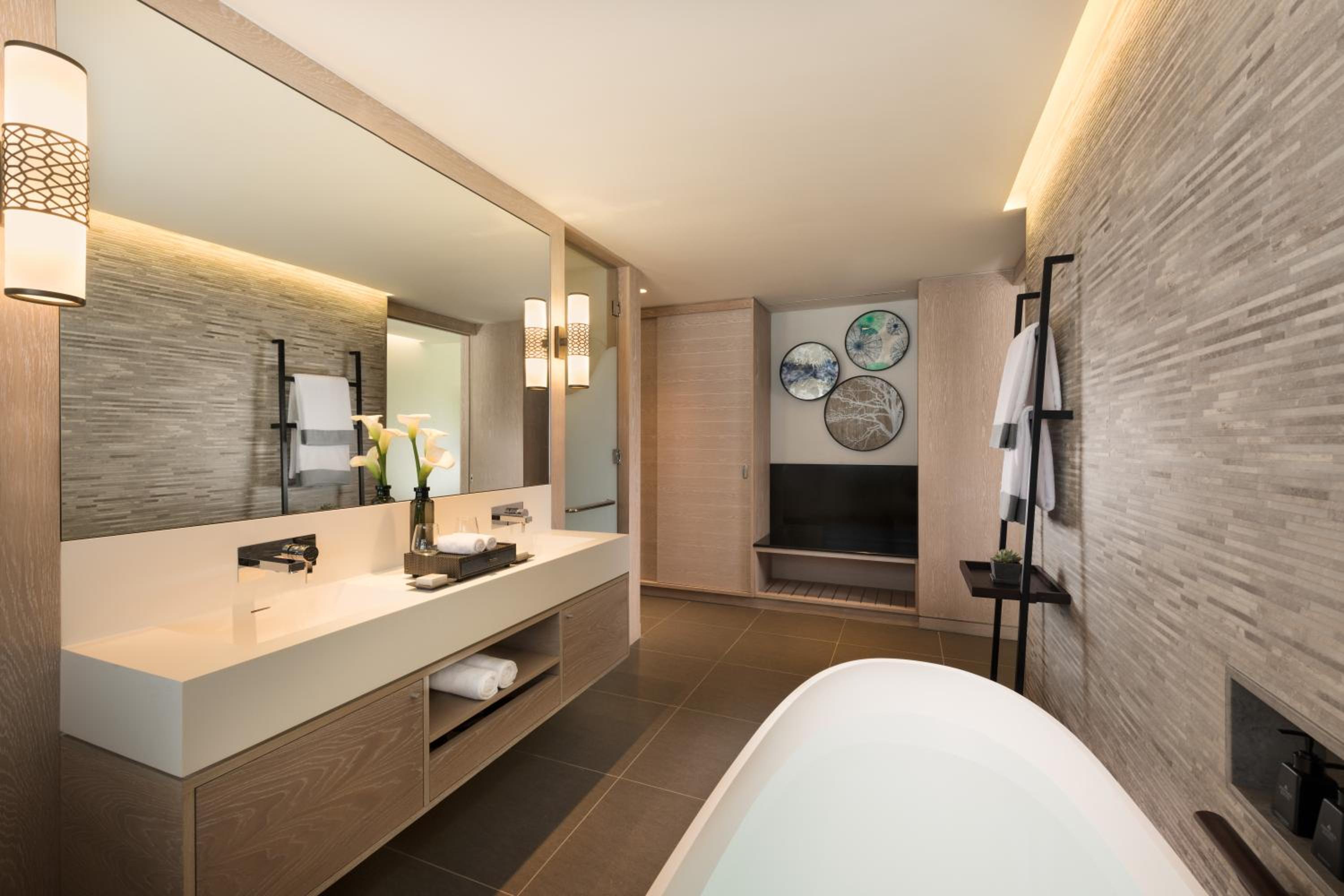 Premier Garden View Room - Photo 6